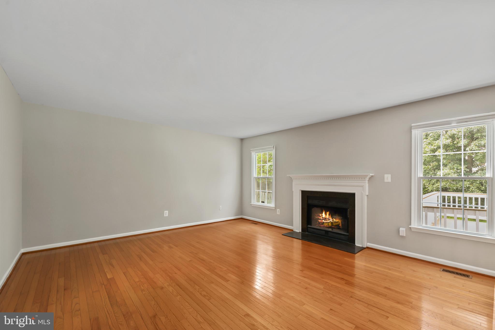 FOUR SEASONS - Residential