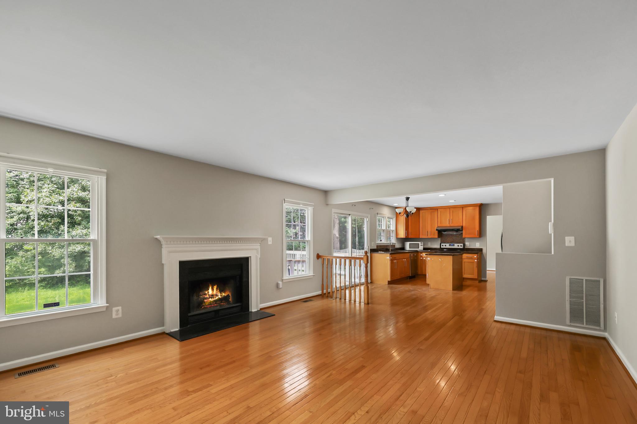 FOUR SEASONS - Residential