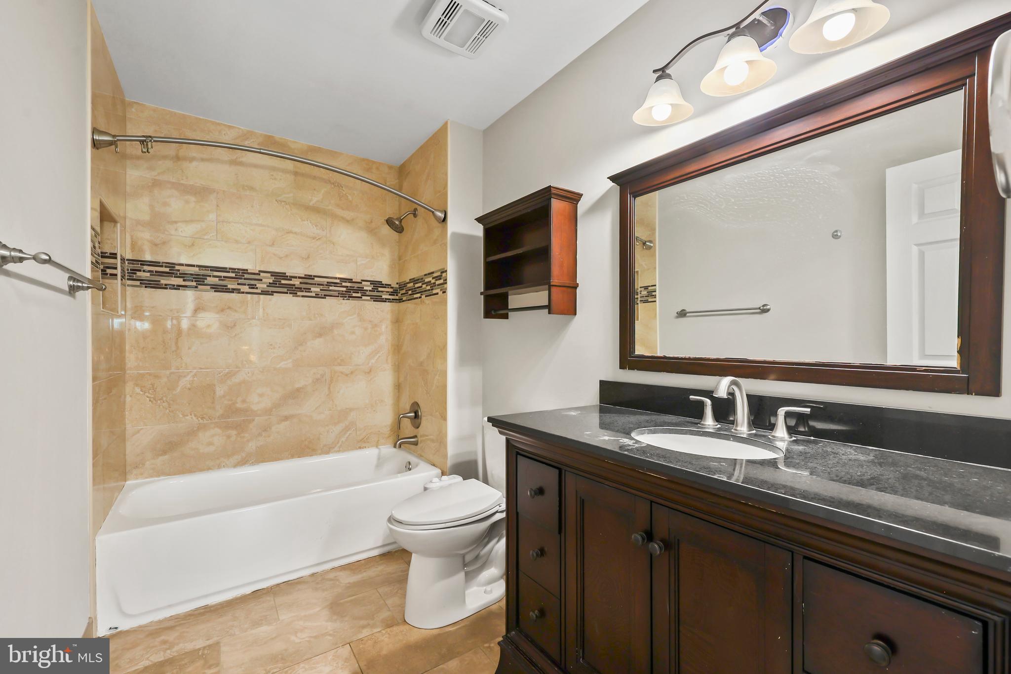 FOUR SEASONS - Residential