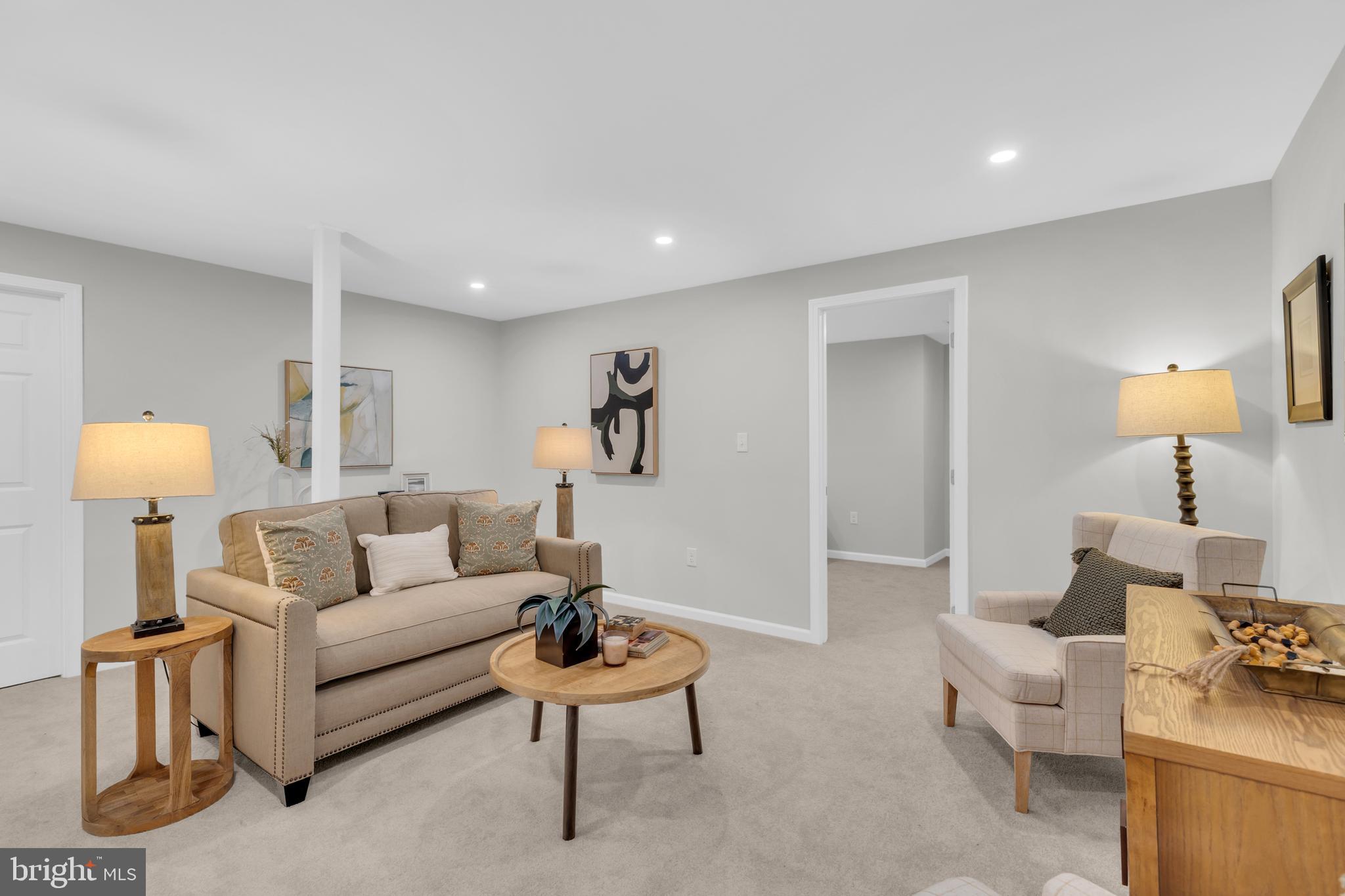 SOUTH RUN OAKS - Residential