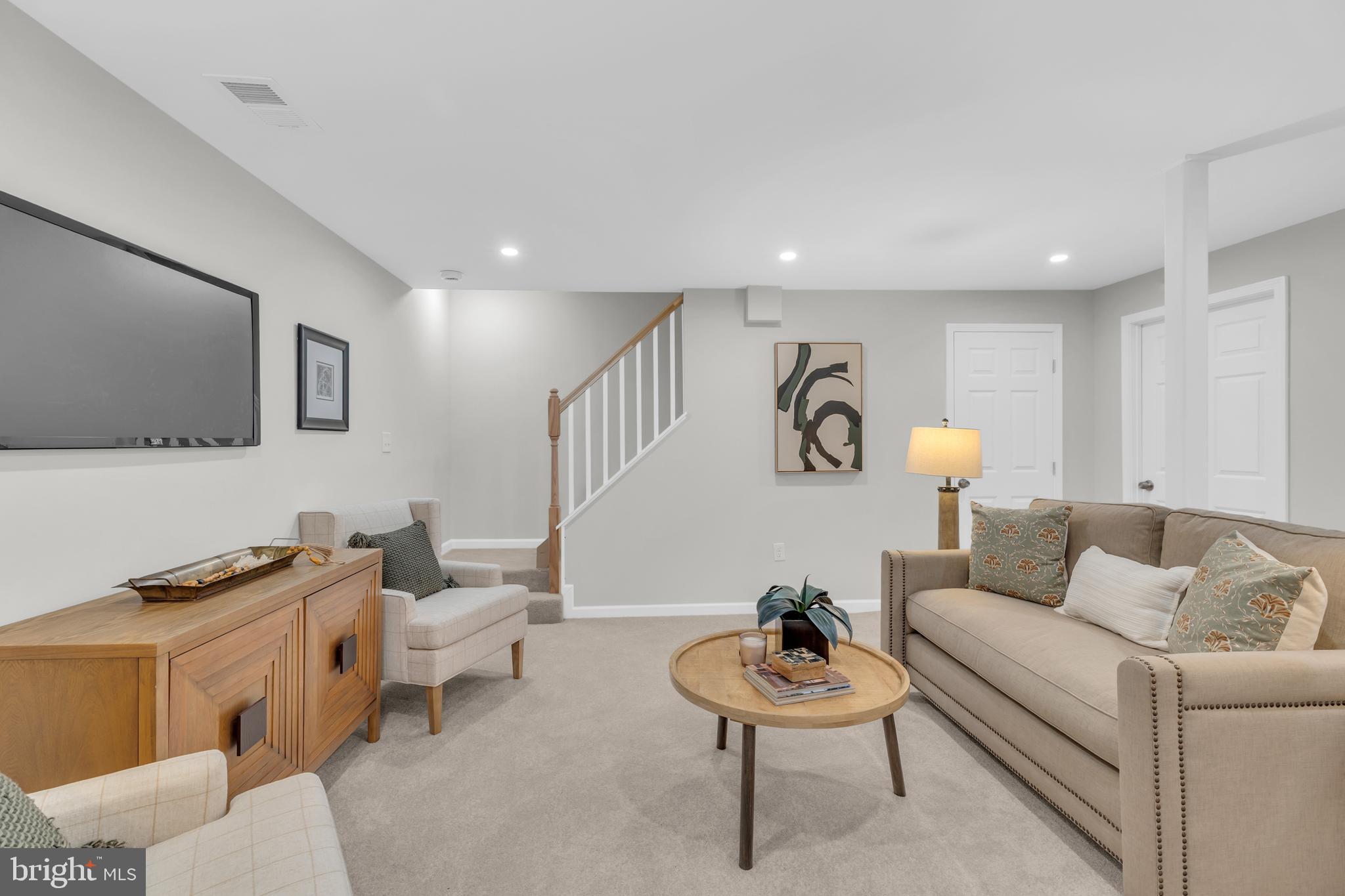 SOUTH RUN OAKS - Residential