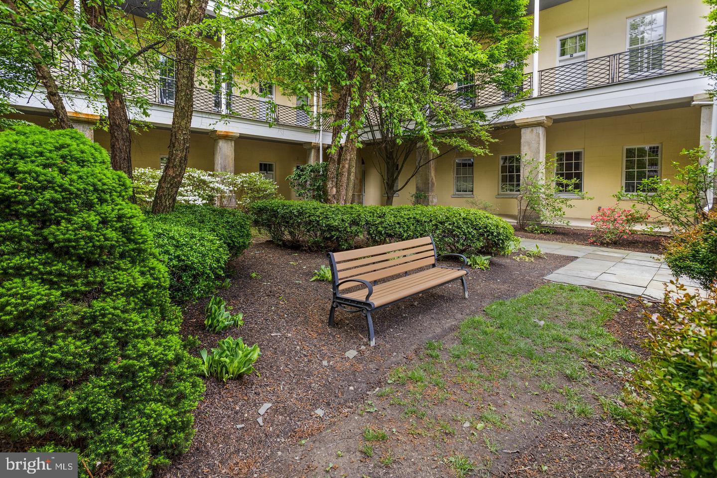 NAVAL SQUARE - Residential