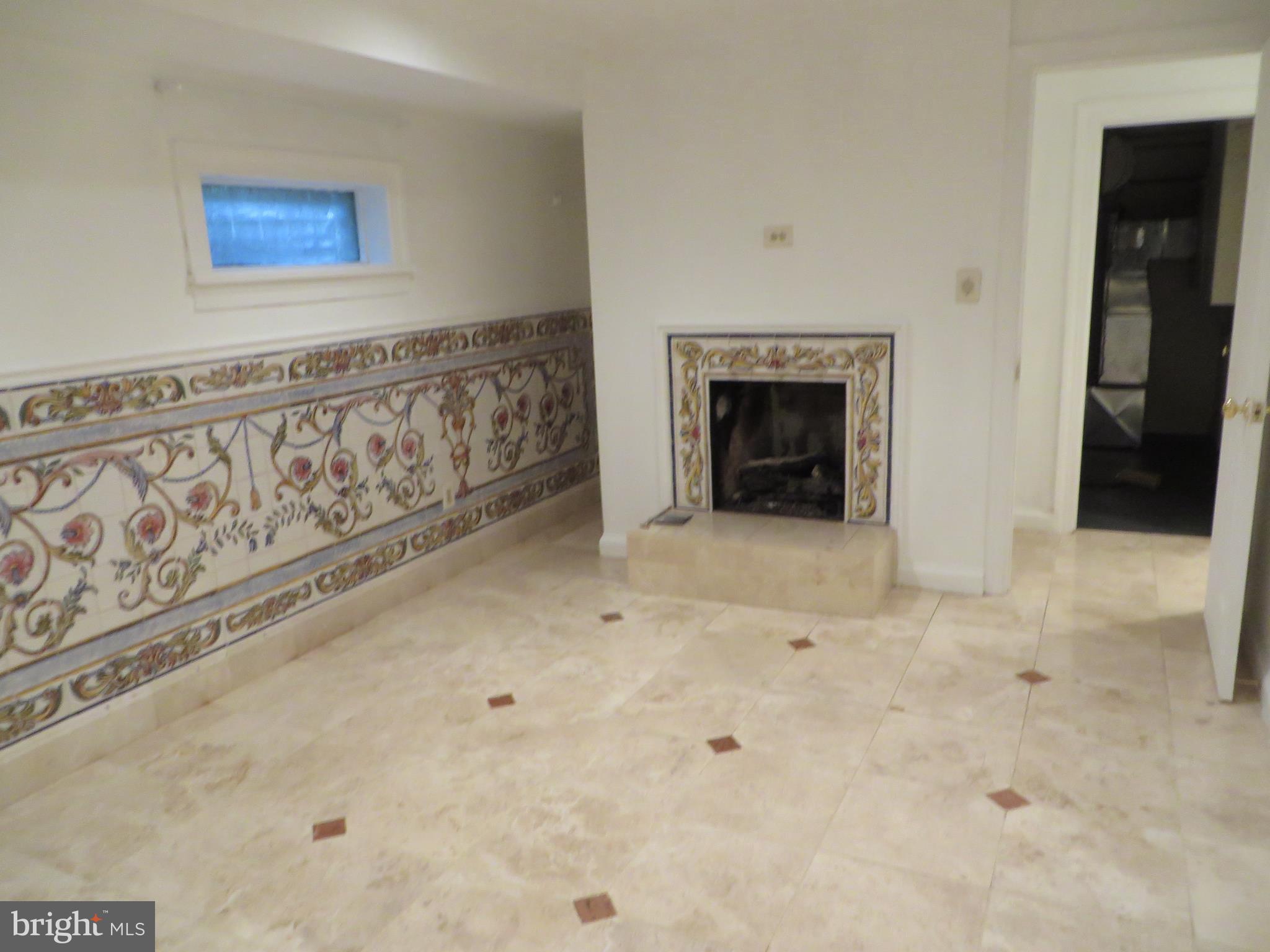 CARRIAGE WORKS - Residential Lease