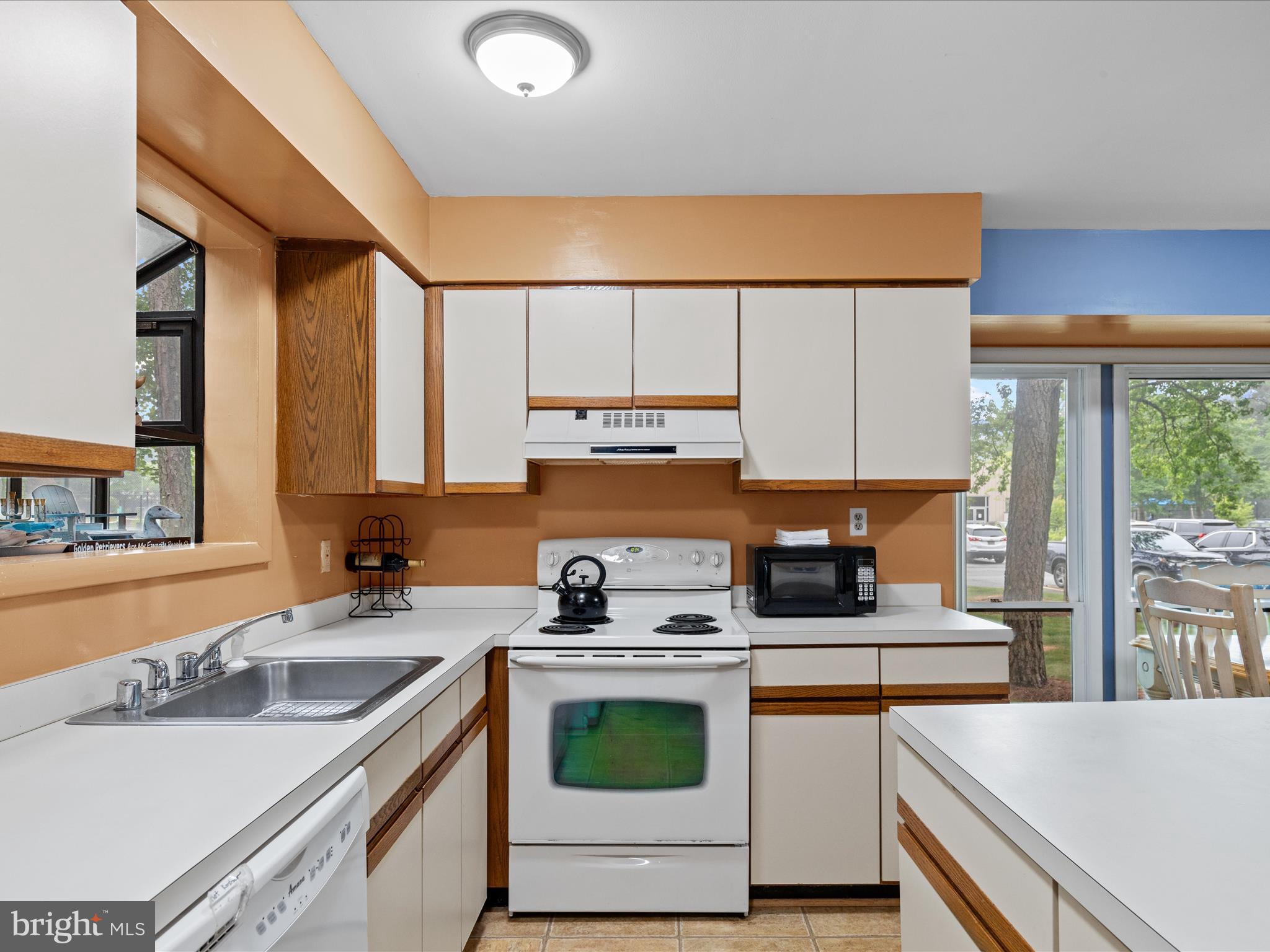 SEA COLONY WEST - Residential