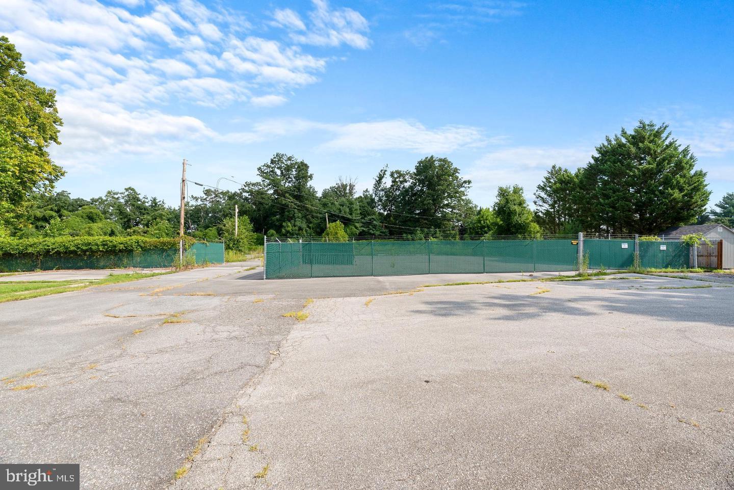 DAISY HILL ESTATES - Commercial Sale