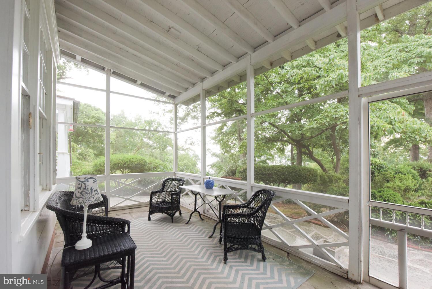 MASON NECK - Residential