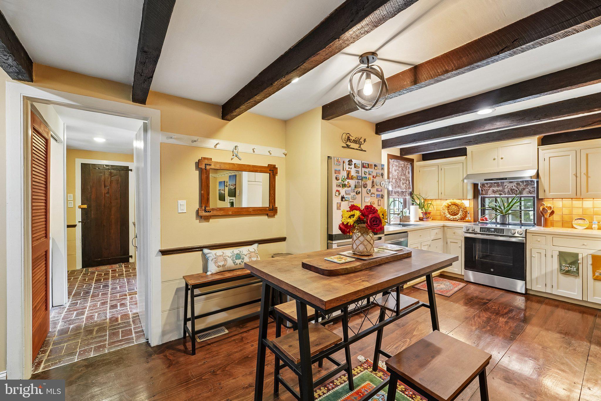 BROADVIEW ESTATES - Residential
