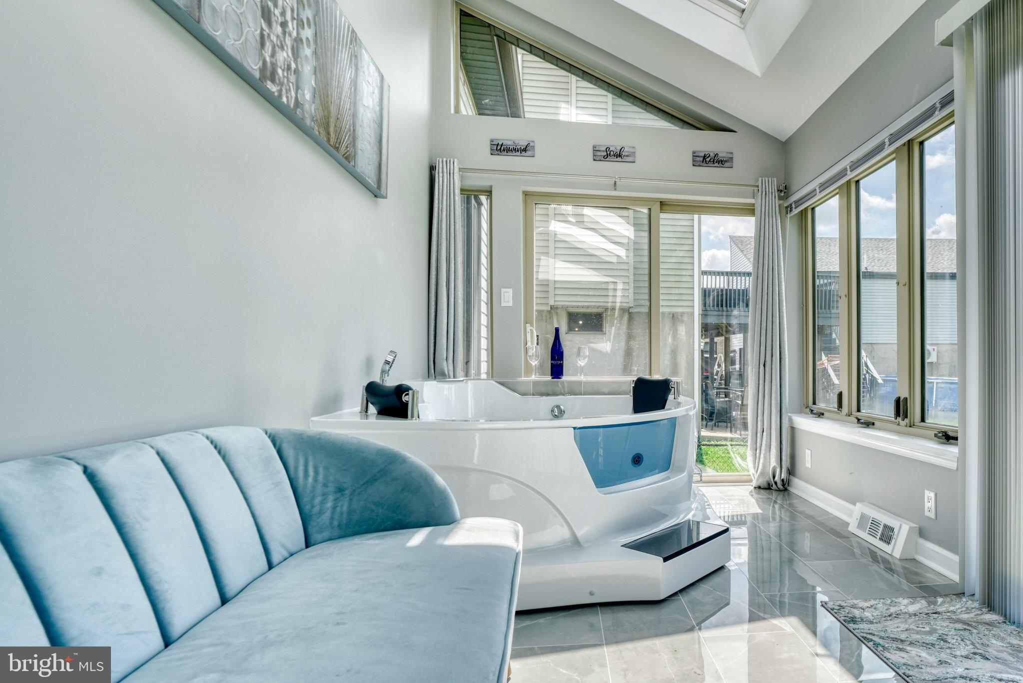 CHARLESMONT - Residential