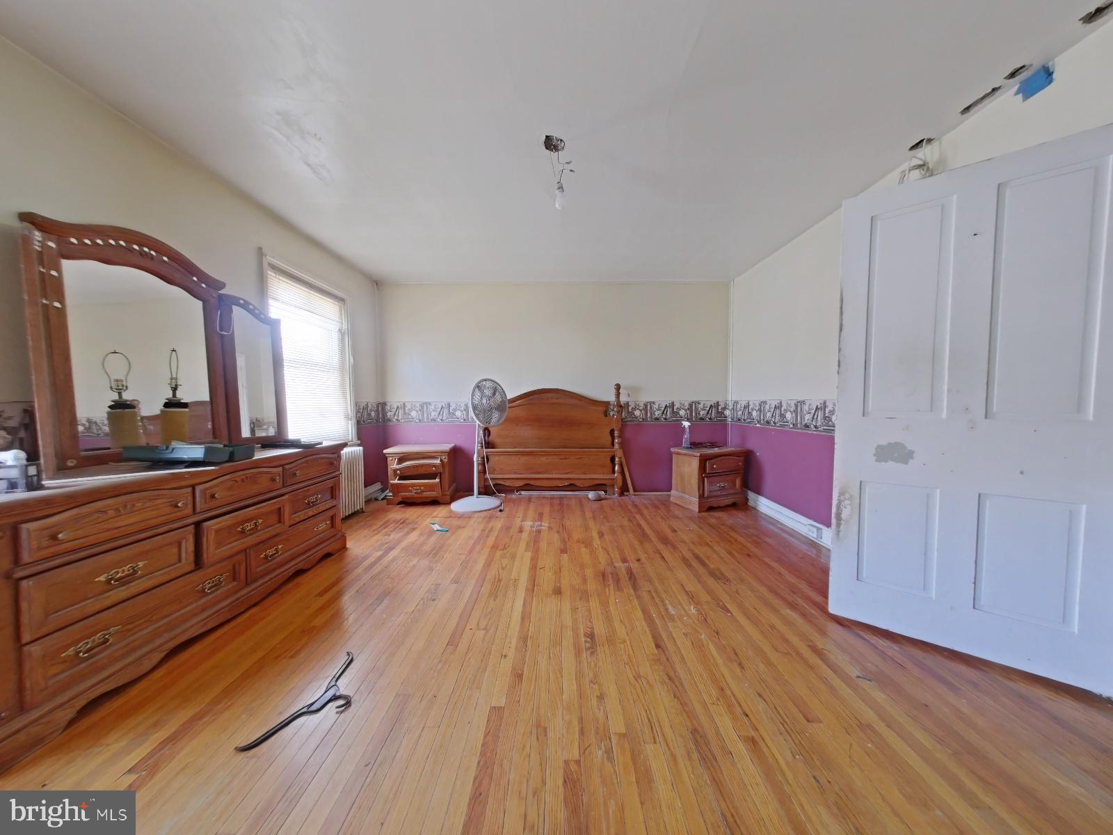 FRANKFORD - Commercial Sale