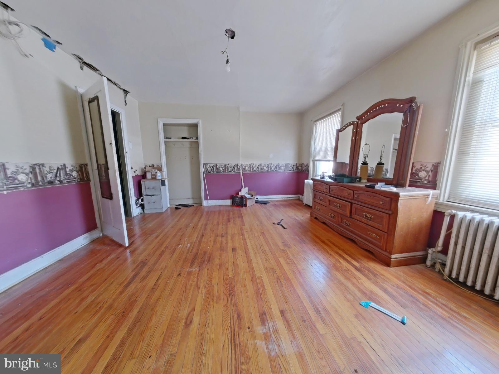 FRANKFORD - Commercial Sale