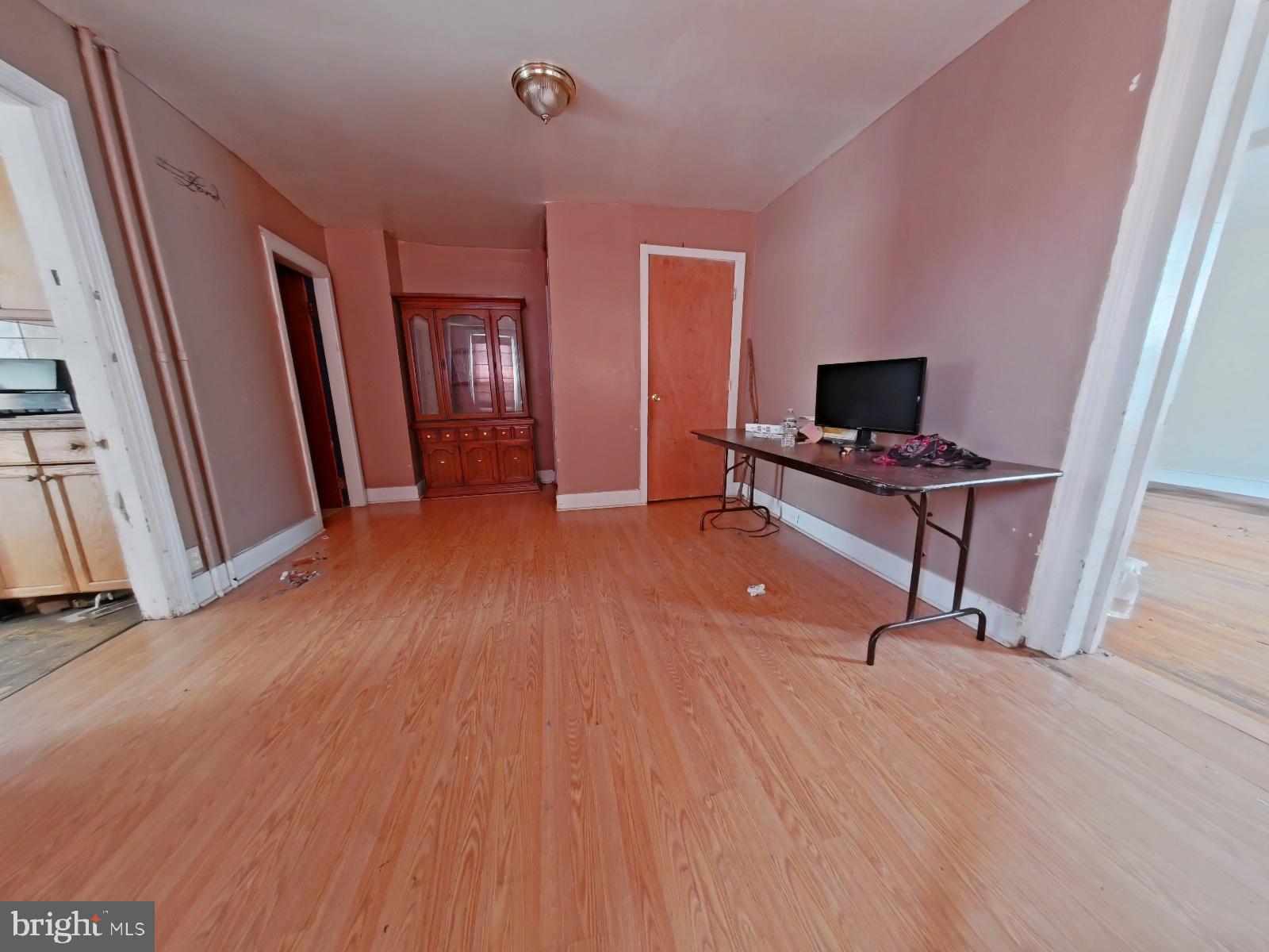 FRANKFORD - Commercial Sale