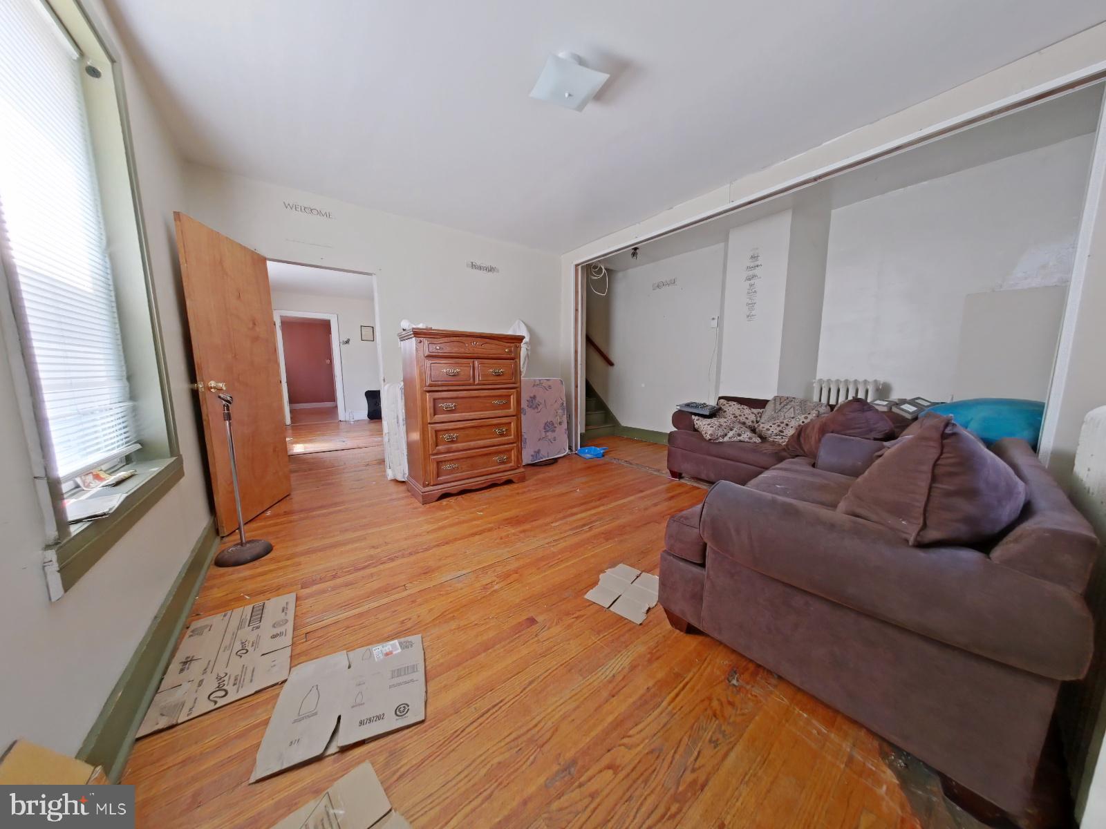 FRANKFORD - Commercial Sale