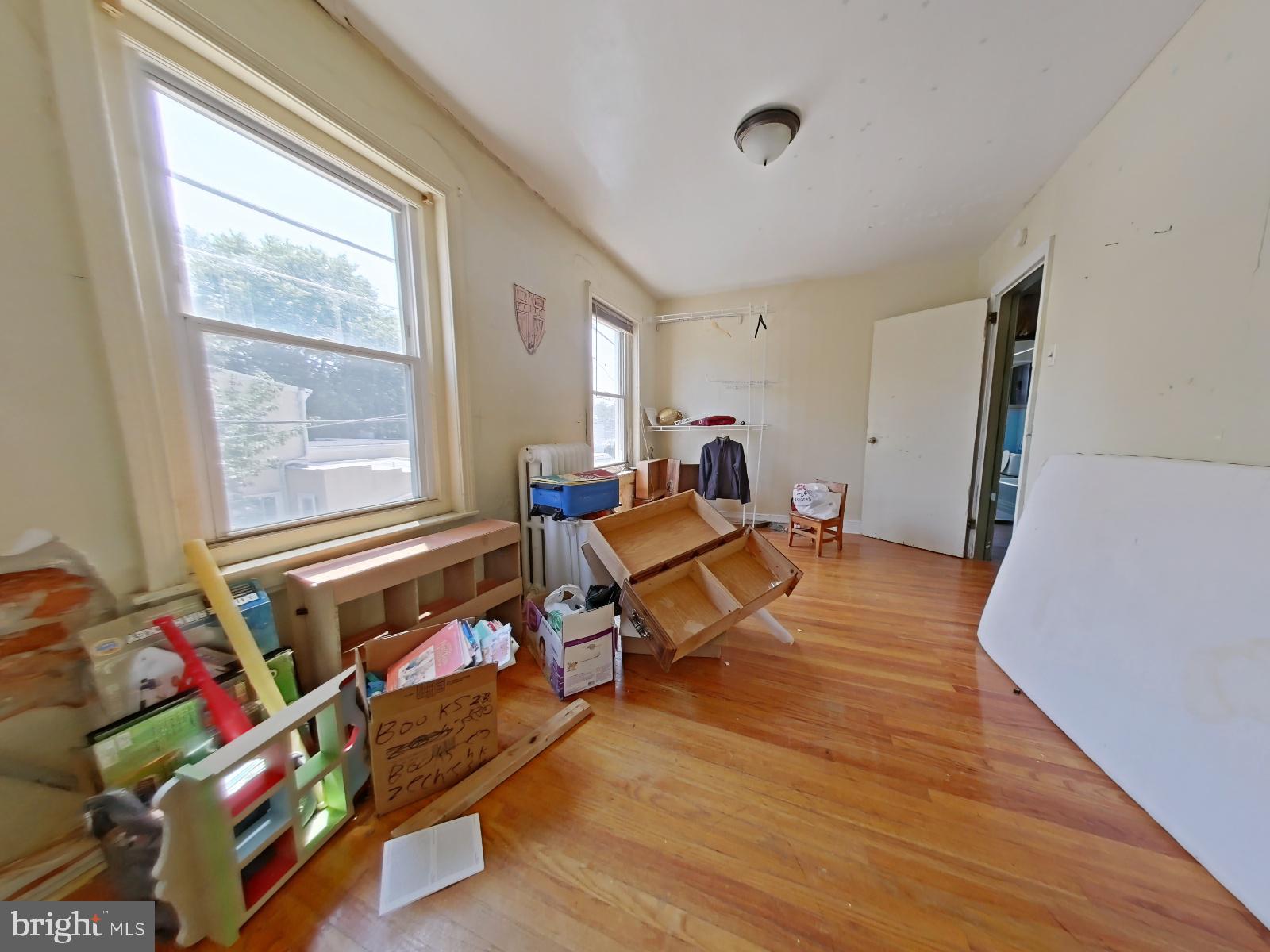 FRANKFORD - Commercial Sale