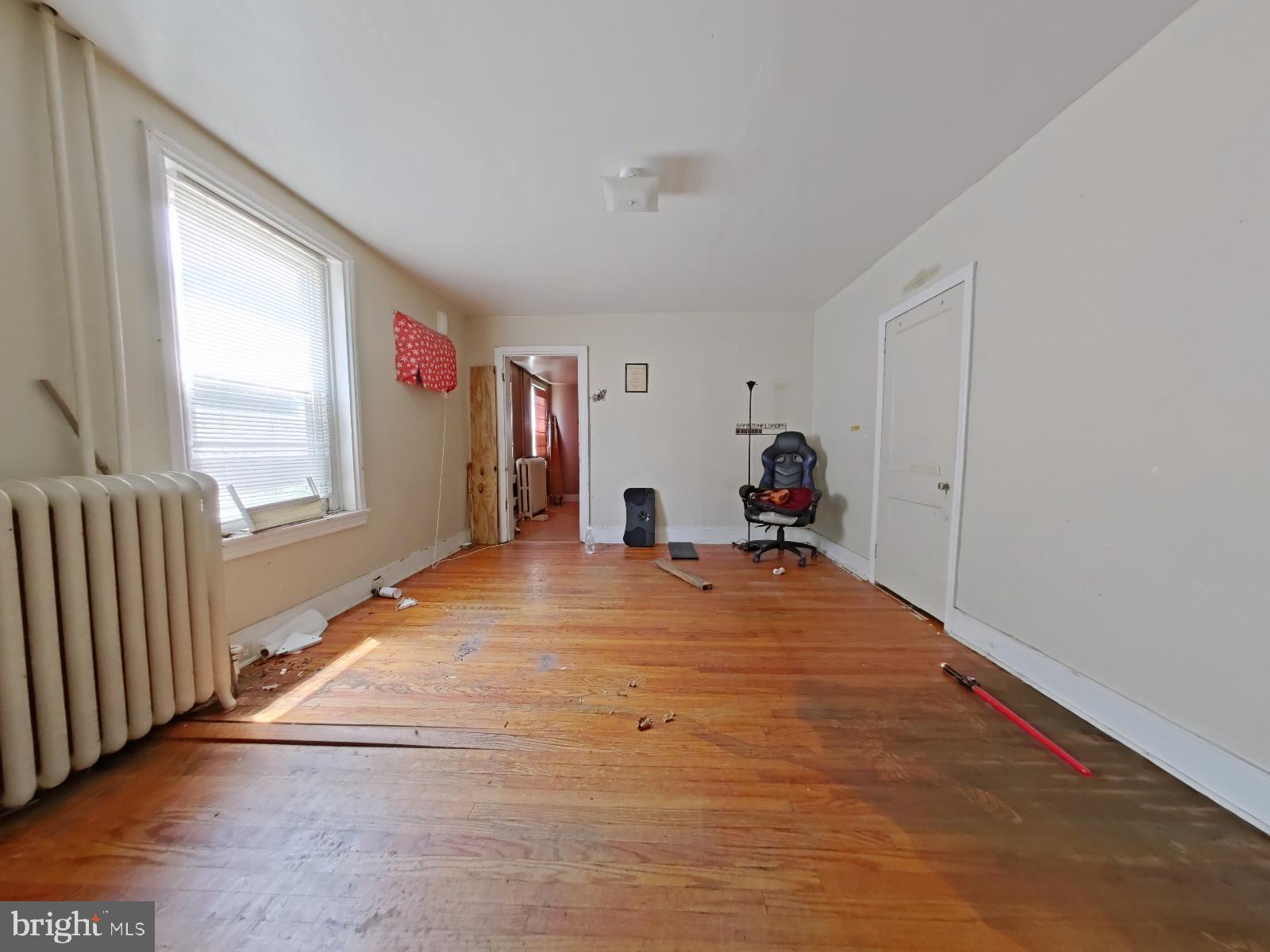 FRANKFORD - Commercial Sale