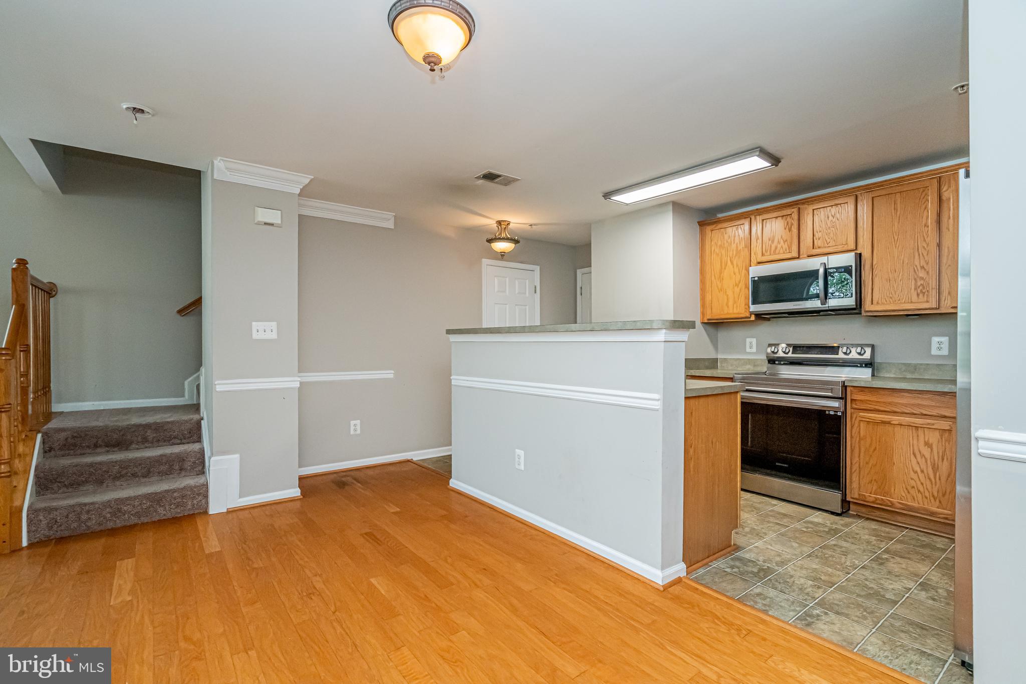 COUNTY CENTER CONDOS - Residential Lease