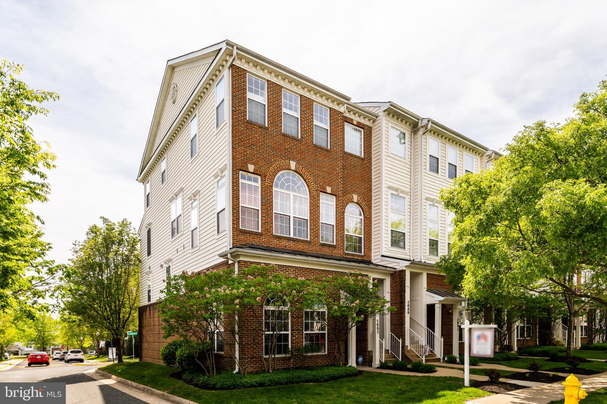 COUNTY CENTER CONDOS - Residential Lease