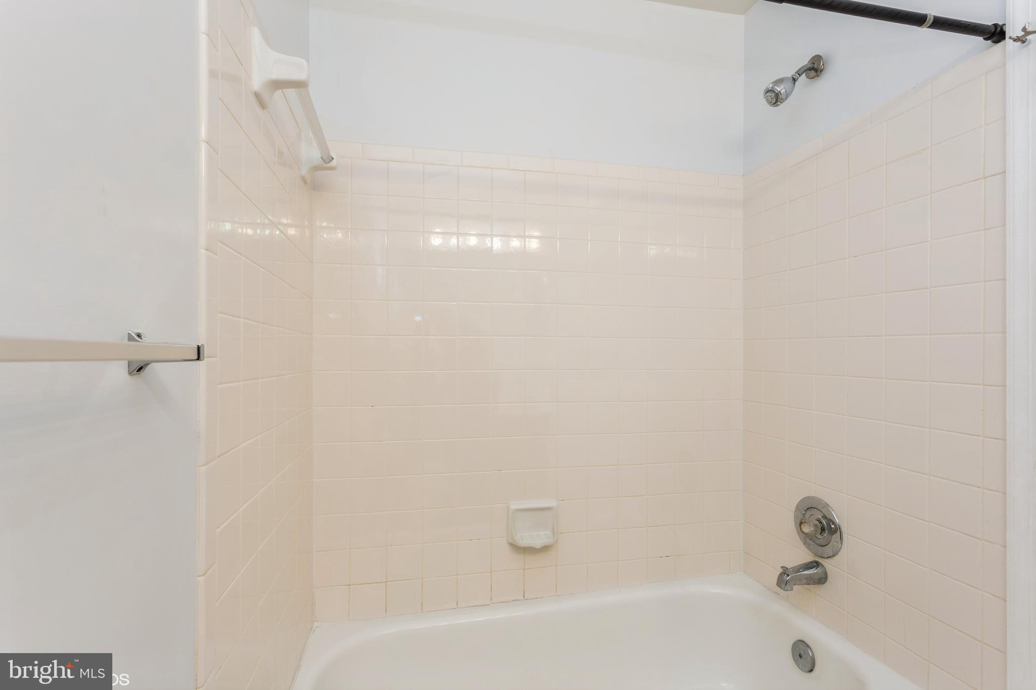 GLENSFORD CONDO - Residential