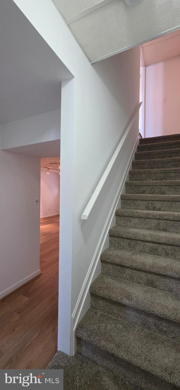VALLEY STREAM ESTATES - Residential