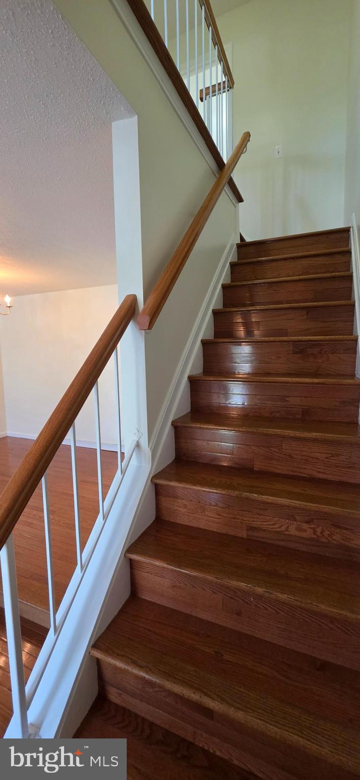 VALLEY STREAM ESTATES - Residential