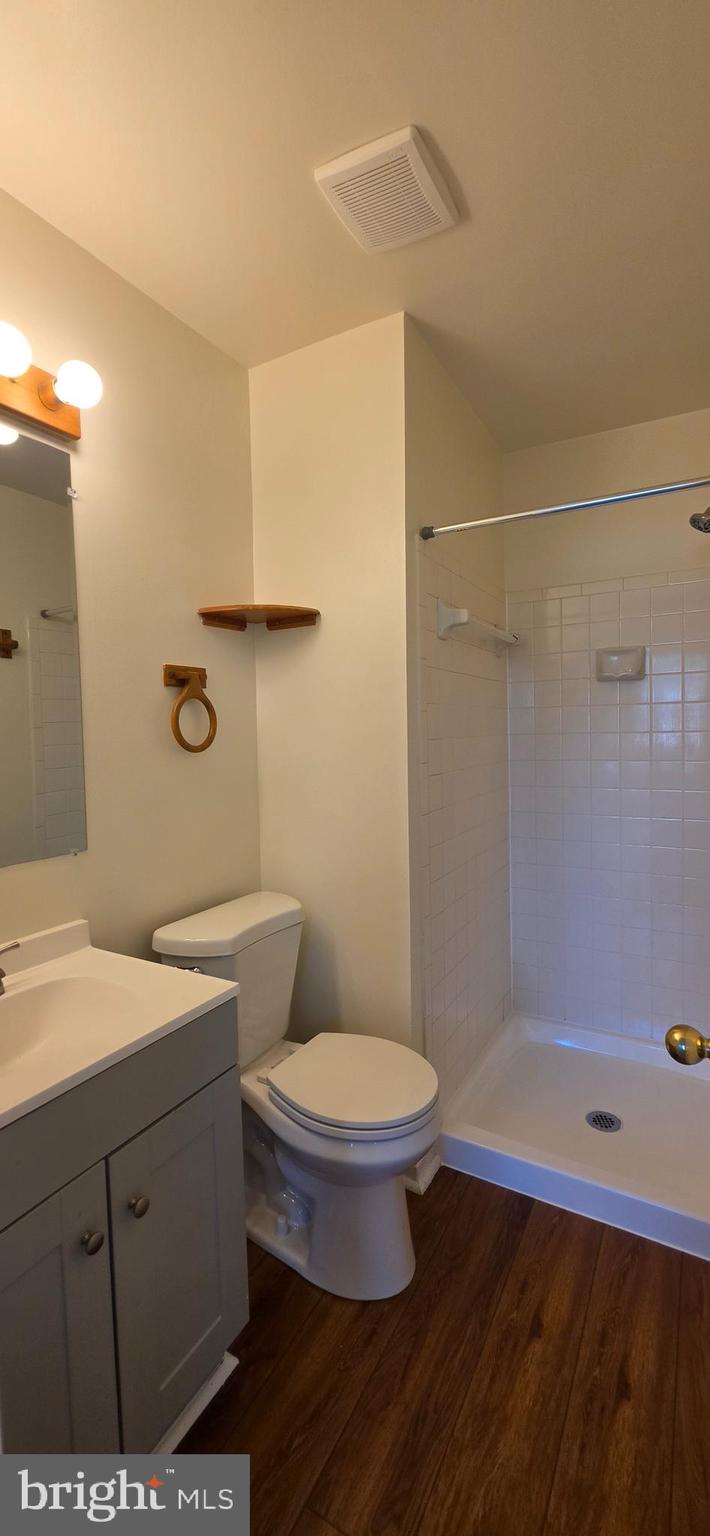 VALLEY STREAM ESTATES - Residential