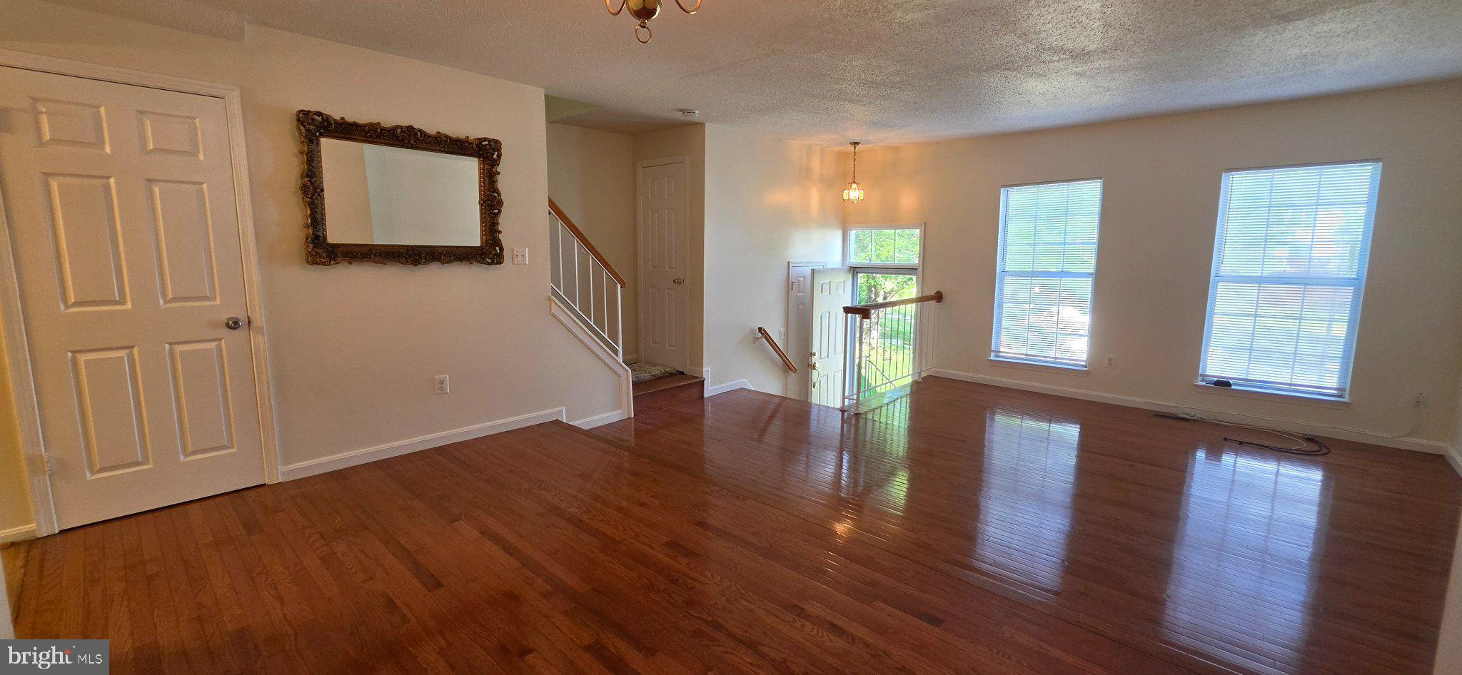 VALLEY STREAM ESTATES - Residential