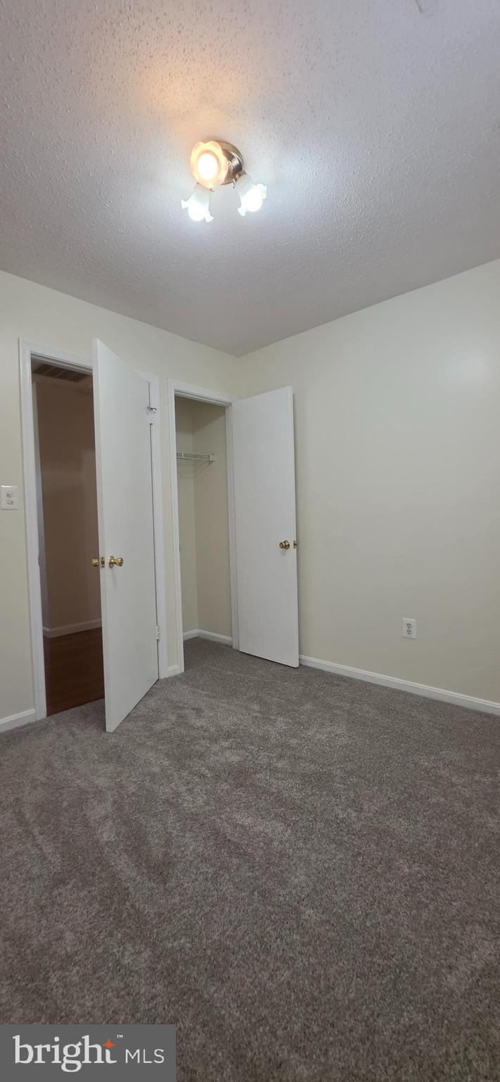 VALLEY STREAM ESTATES - Residential