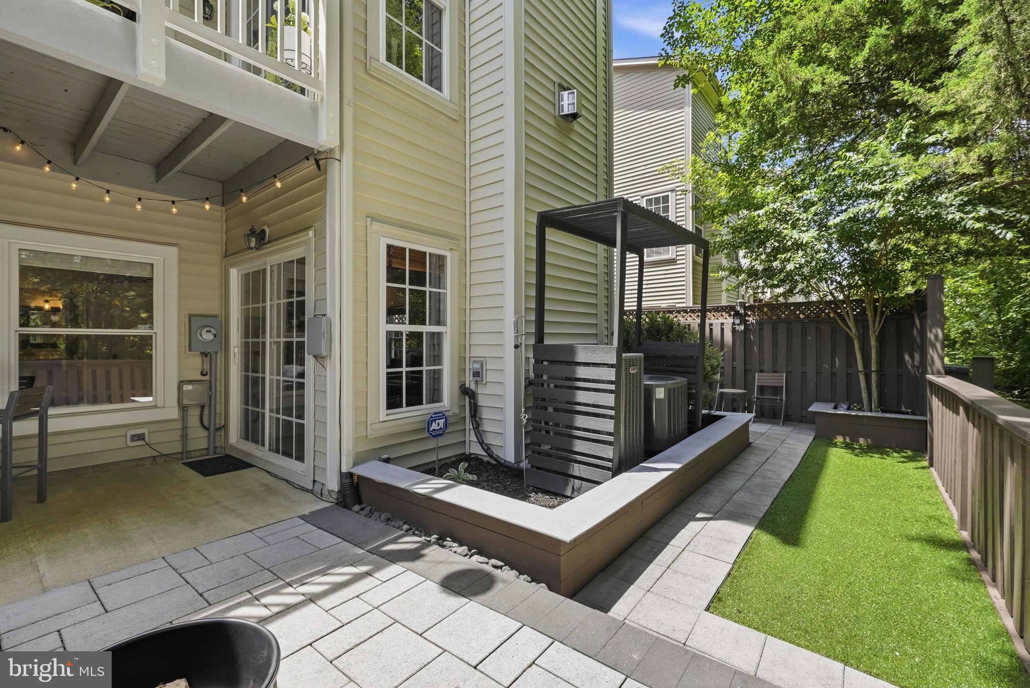 BROADLANDS SOUTH - Residential