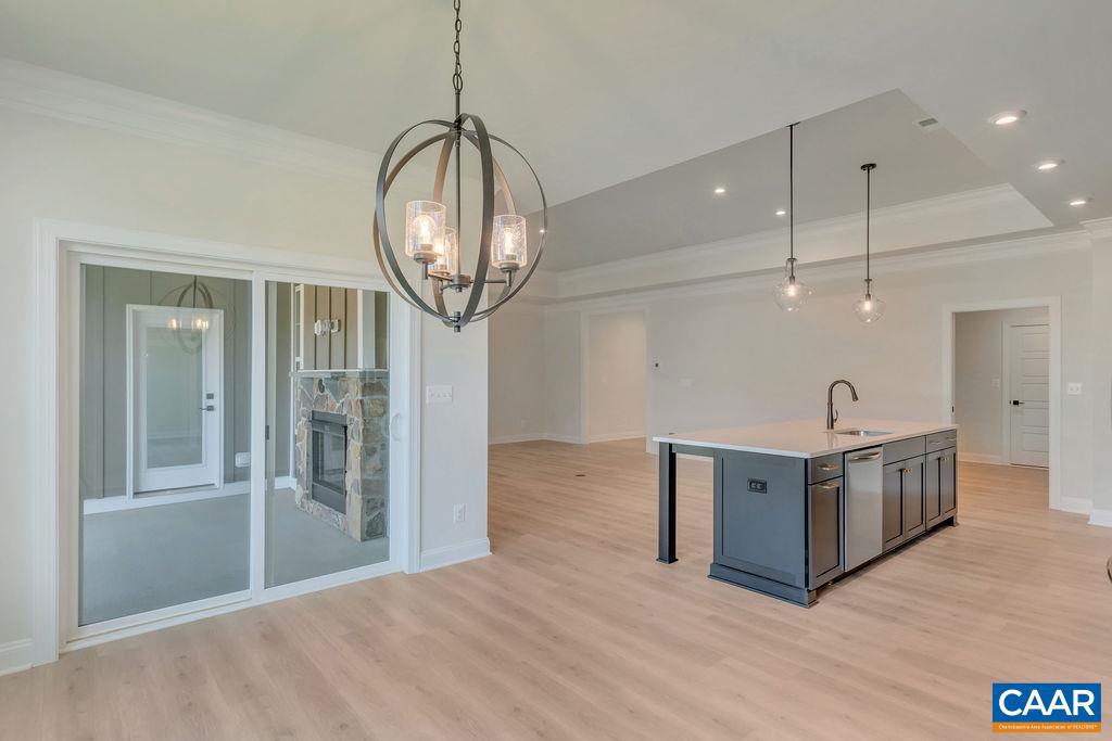 SPRING CREEK - Residential