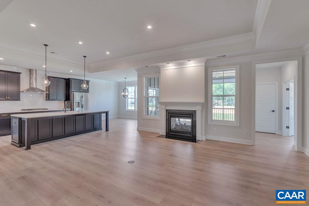 SPRING CREEK - Residential