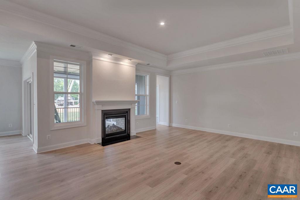 SPRING CREEK - Residential