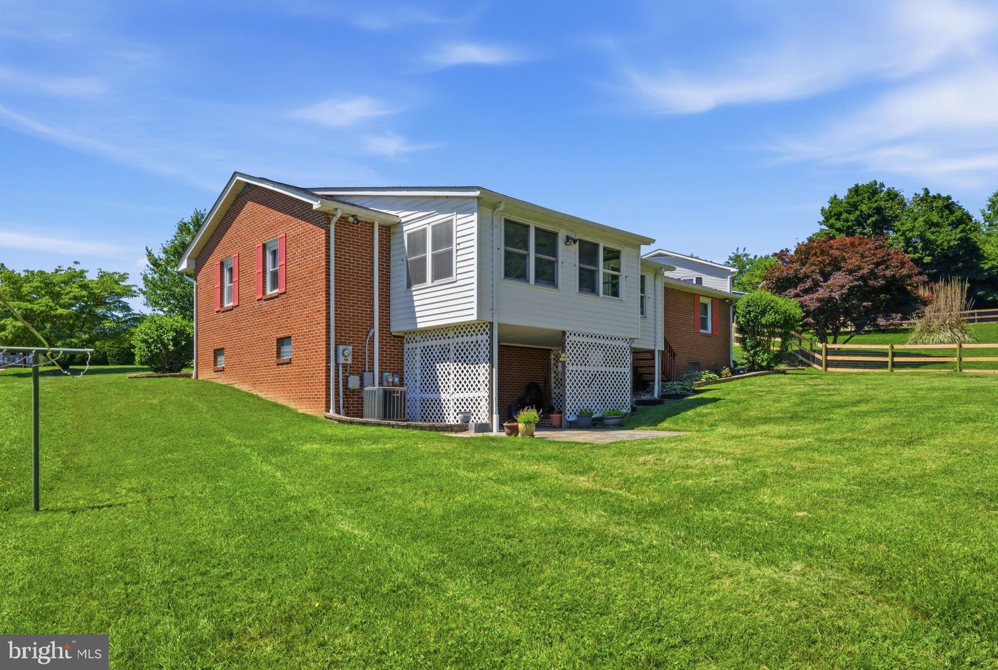 POPLAR KNOB - Residential