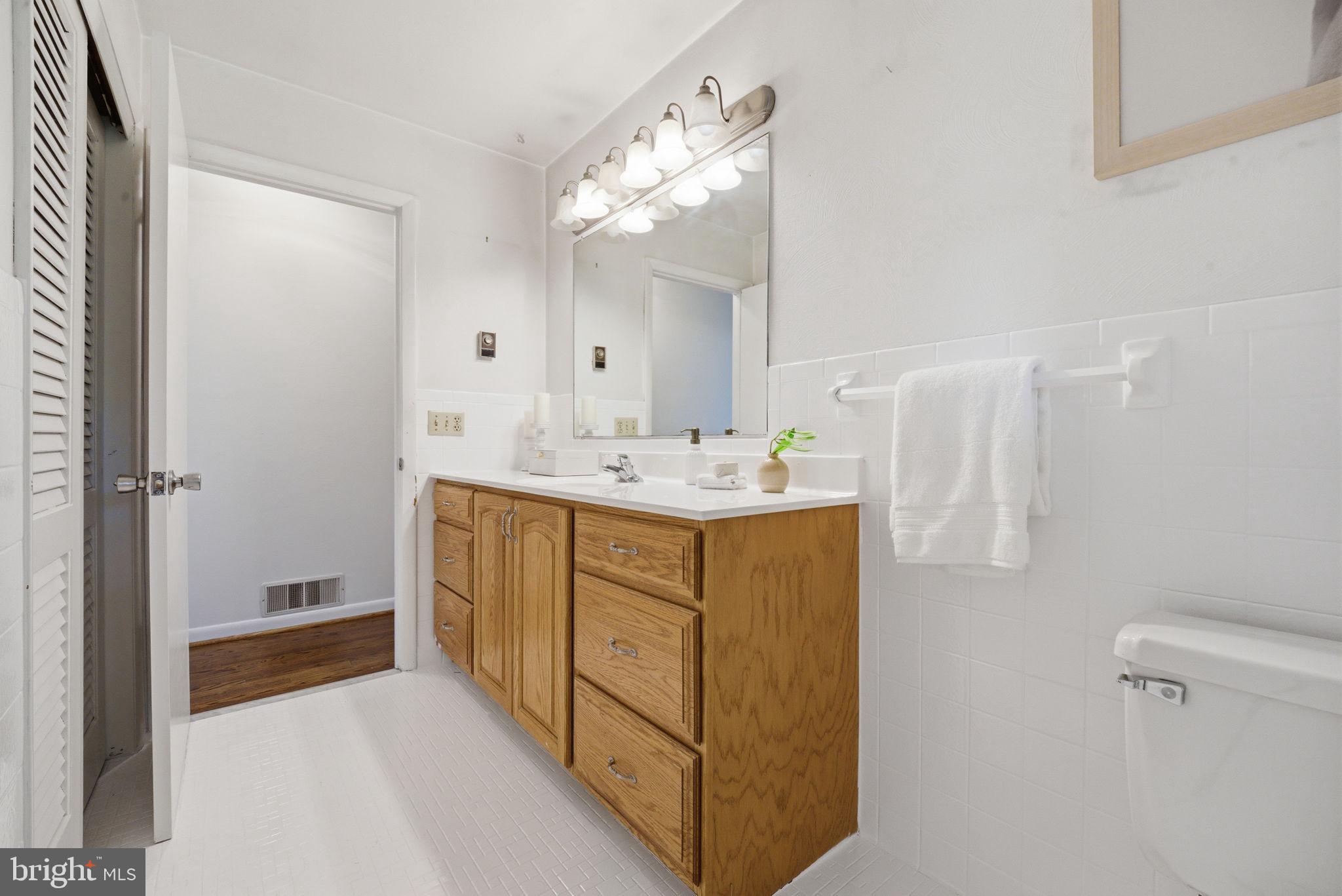 POPLAR KNOB - Residential