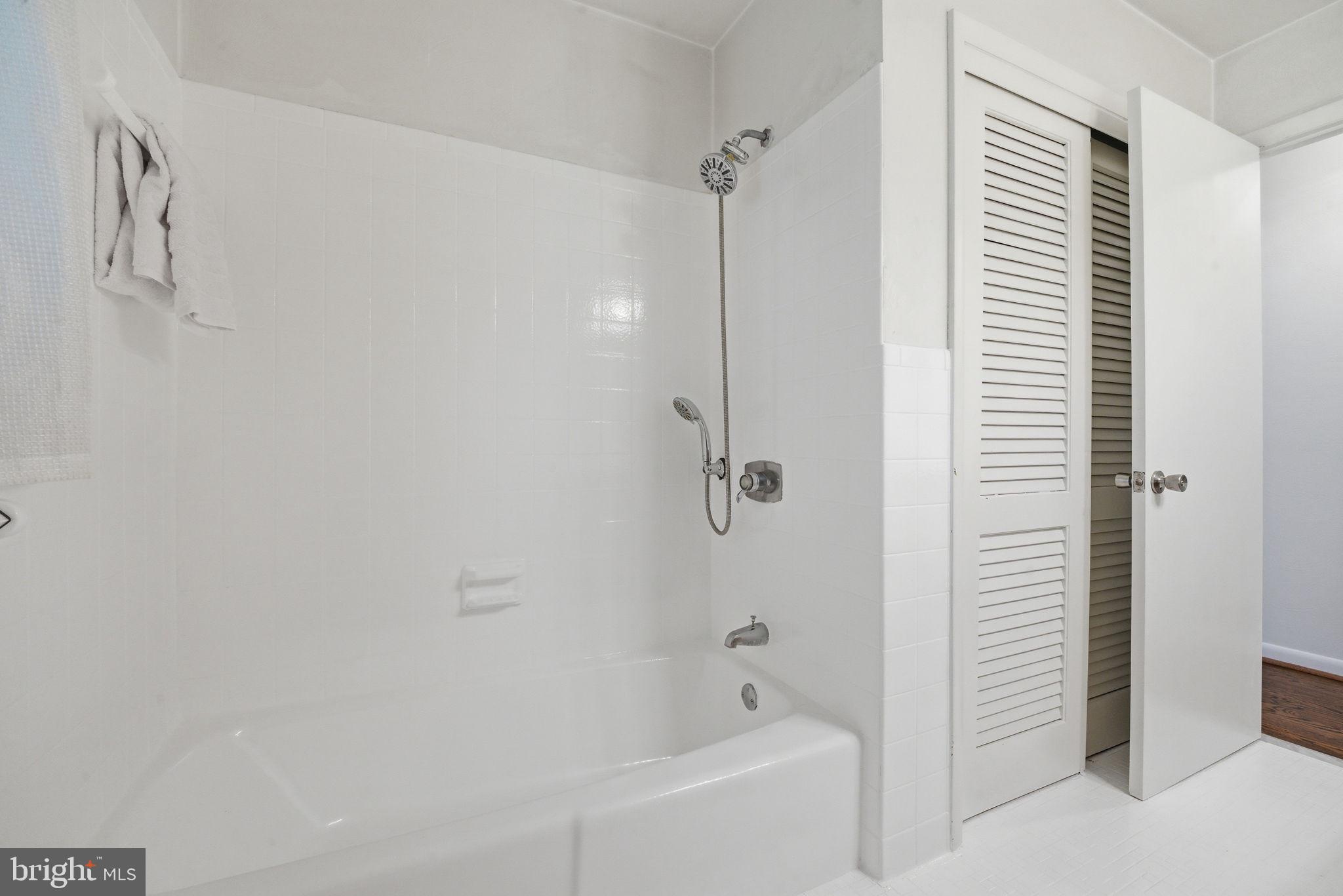 POPLAR KNOB - Residential