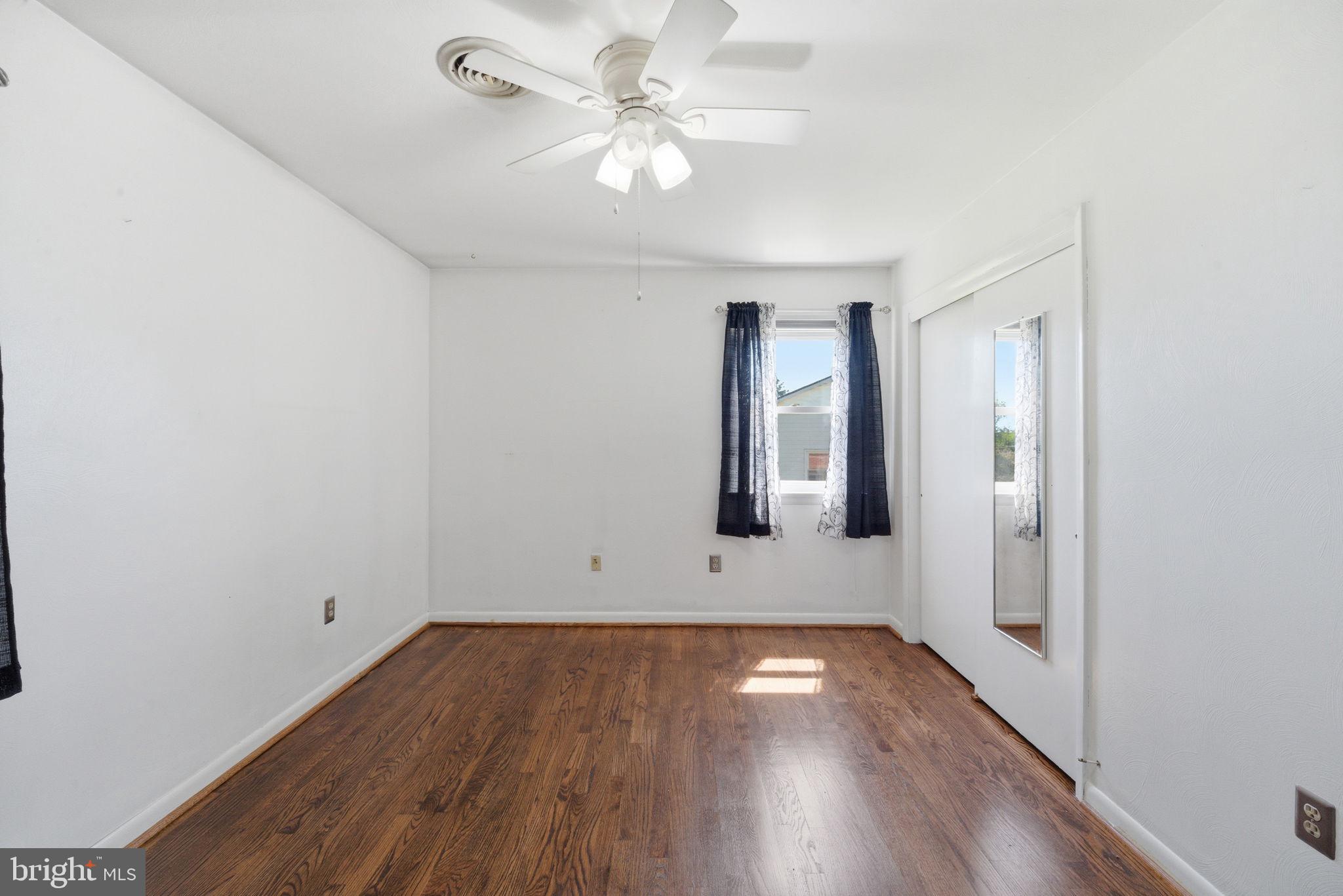 POPLAR KNOB - Residential