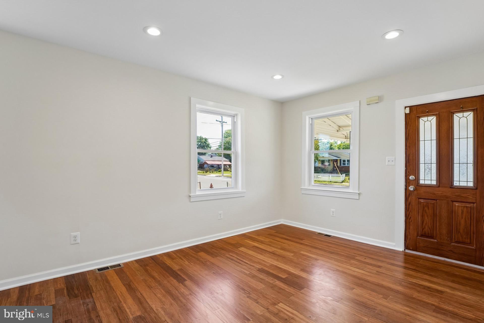 CATONSVILLE MANOR - Residential