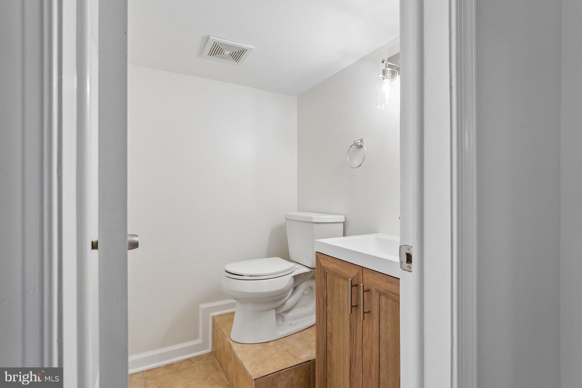 CATONSVILLE MANOR - Residential