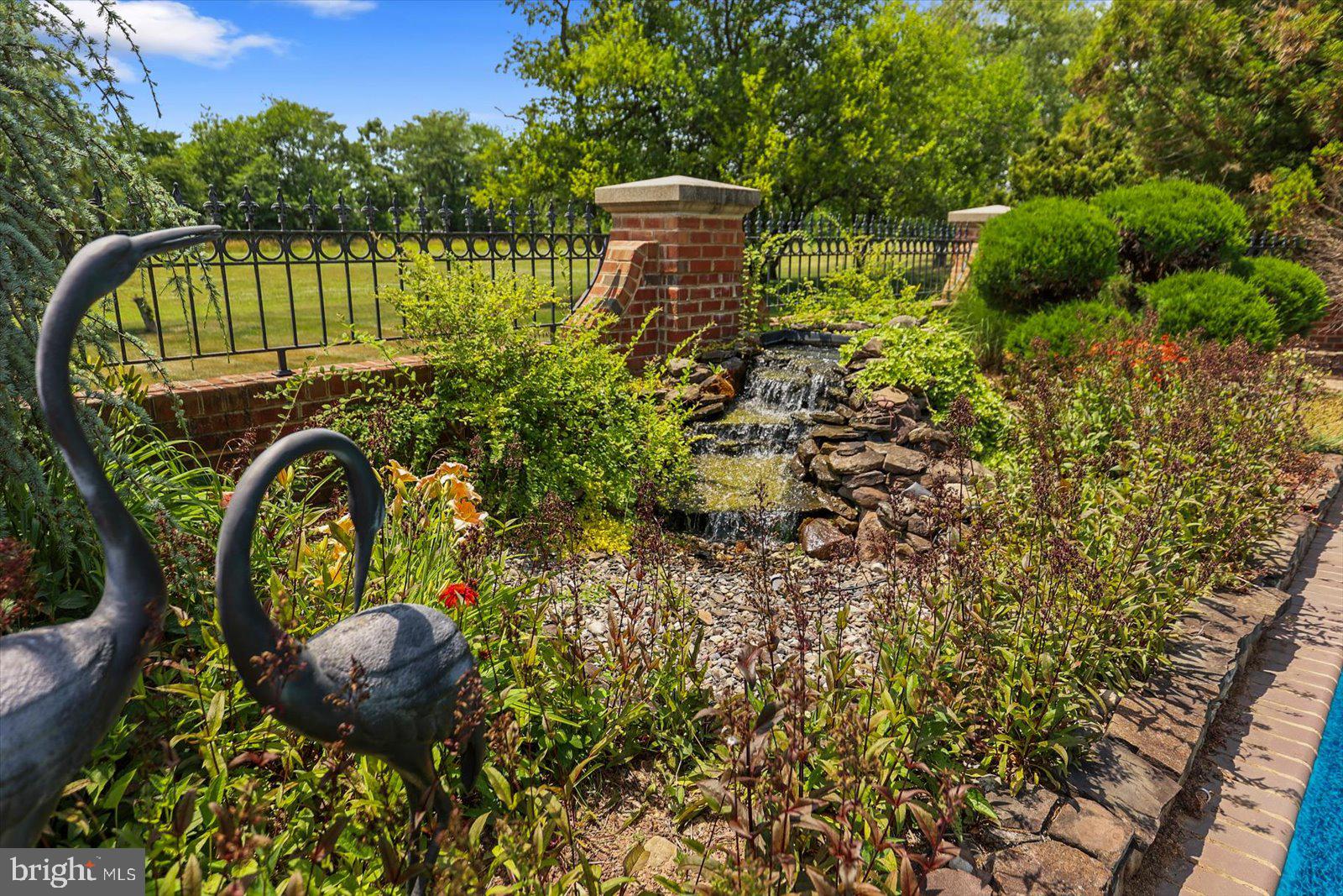 THORNHILL - Residential