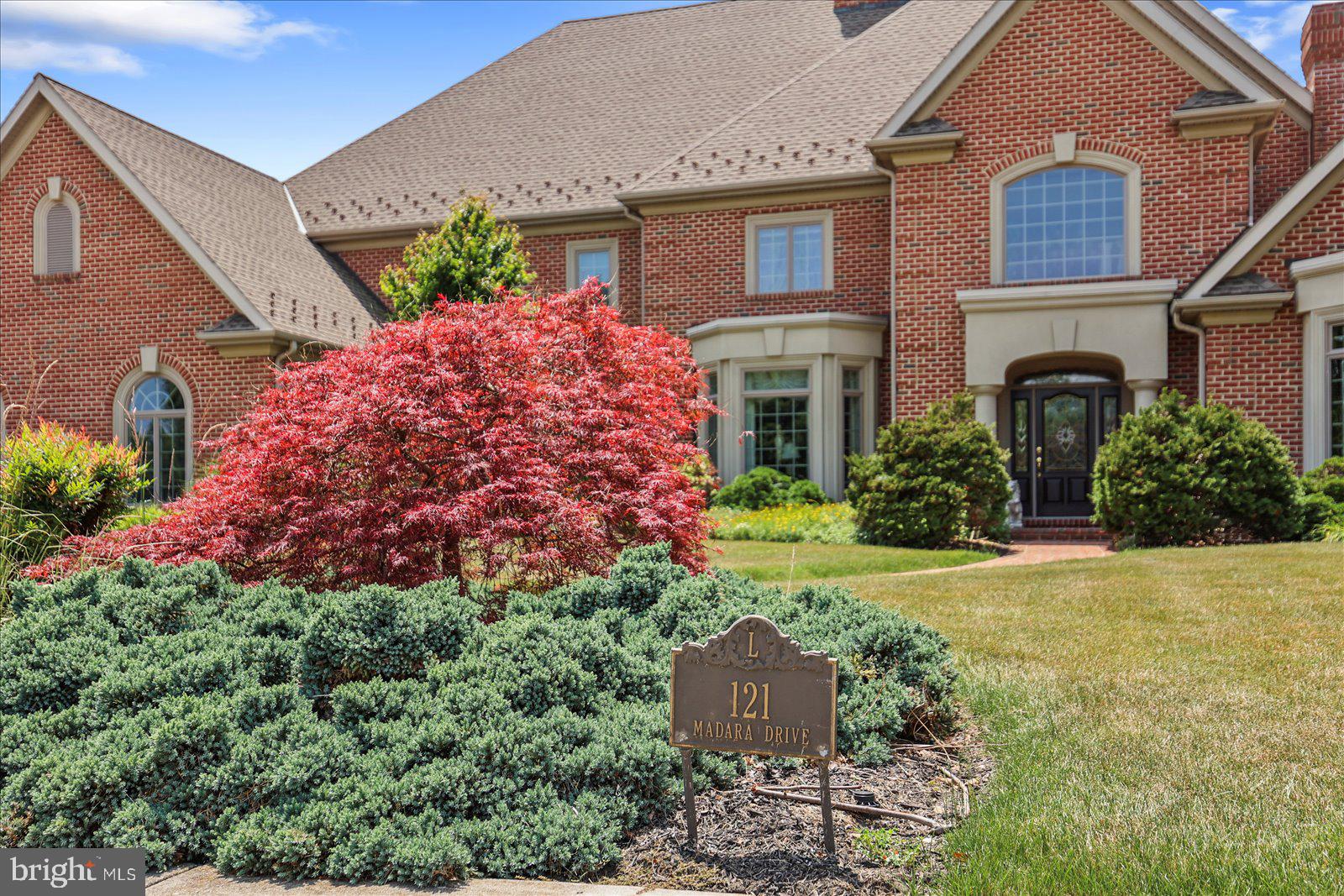 THORNHILL - Residential