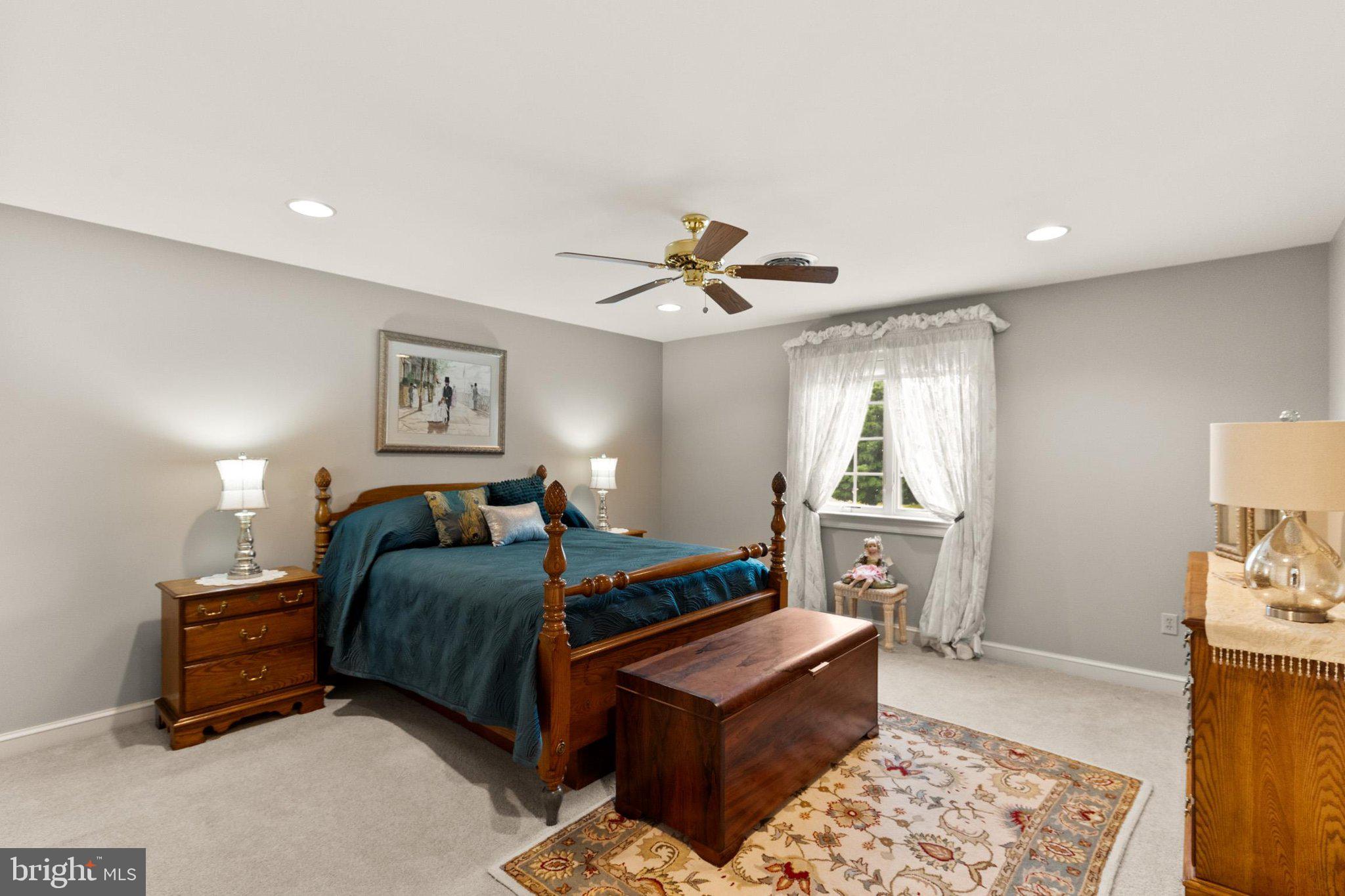 THORNHILL - Residential