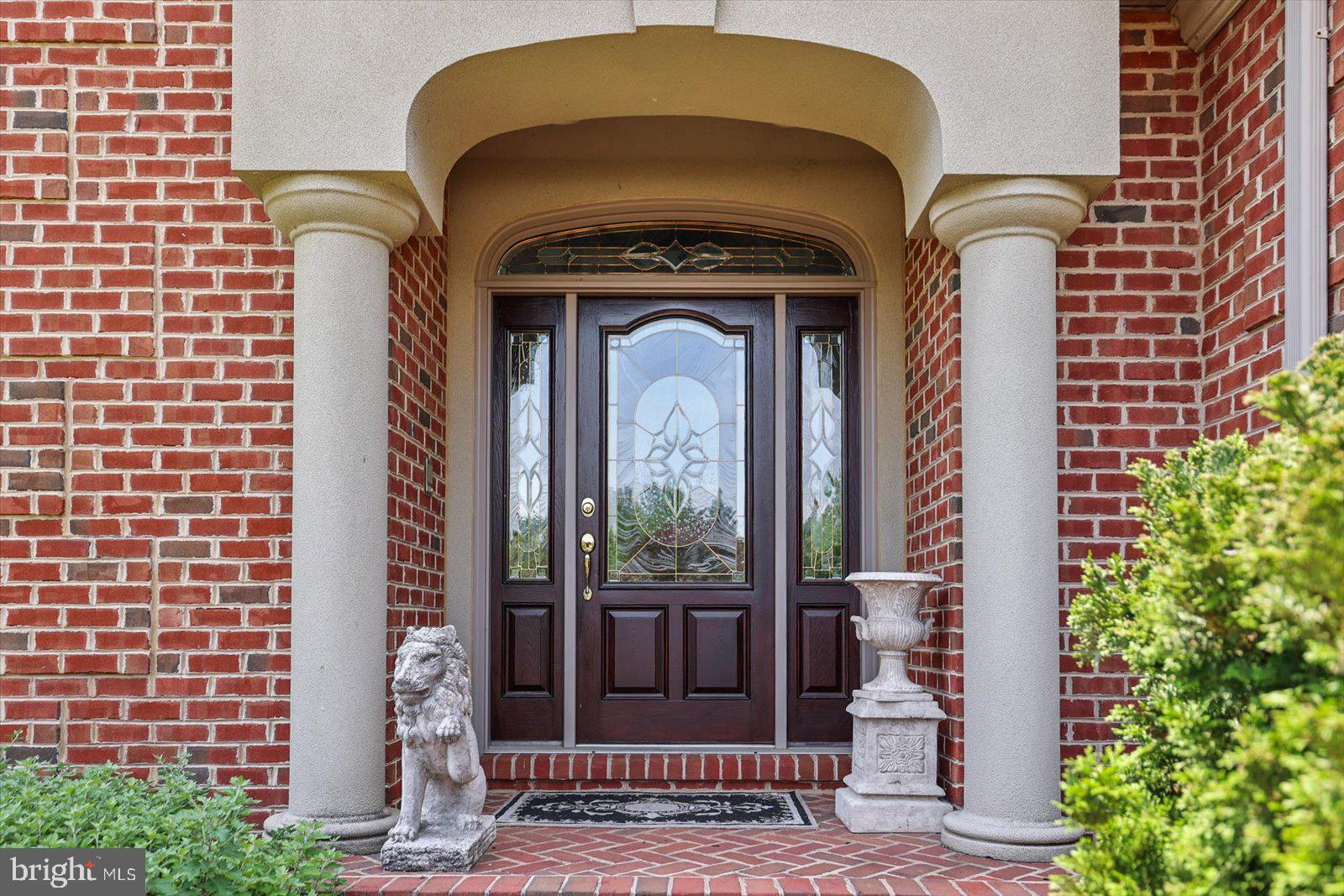 THORNHILL - Residential