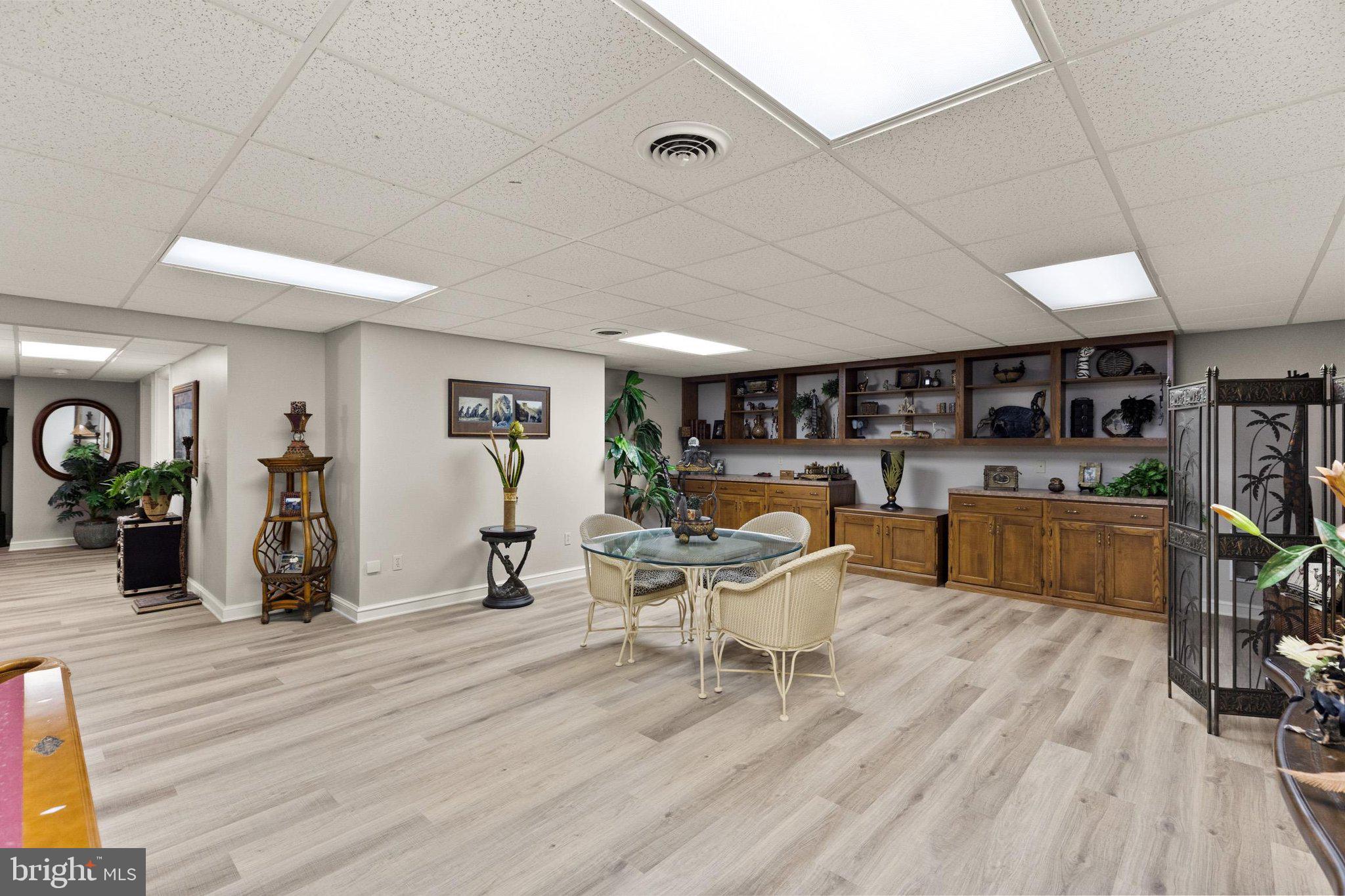 THORNHILL - Residential