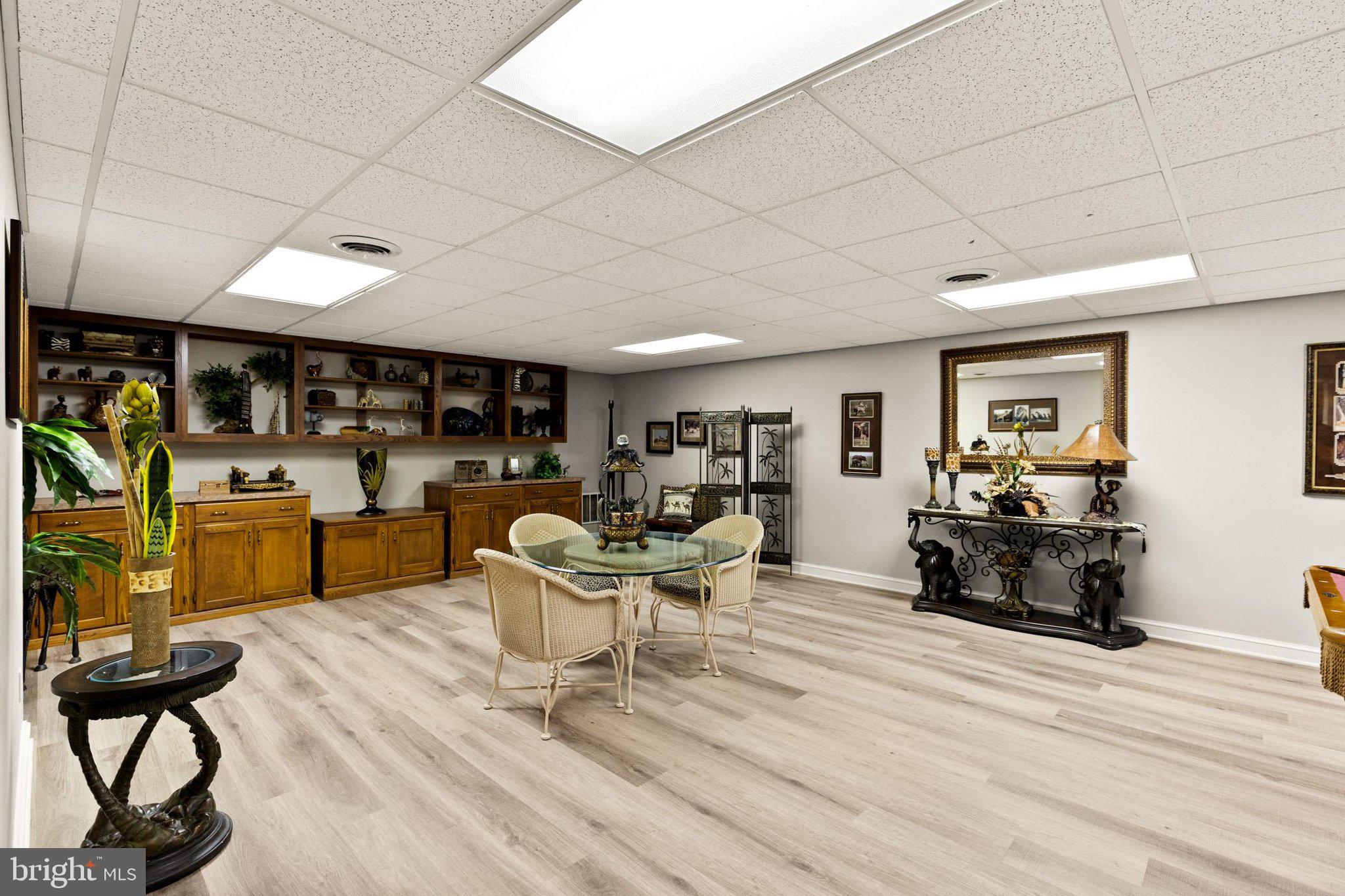 THORNHILL - Residential