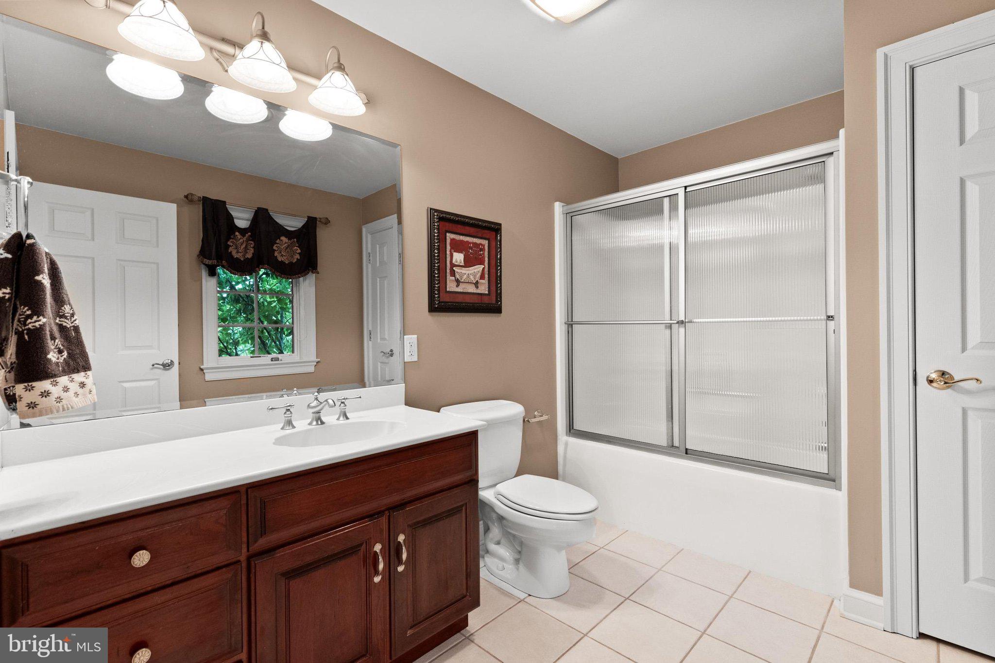 THORNHILL - Residential