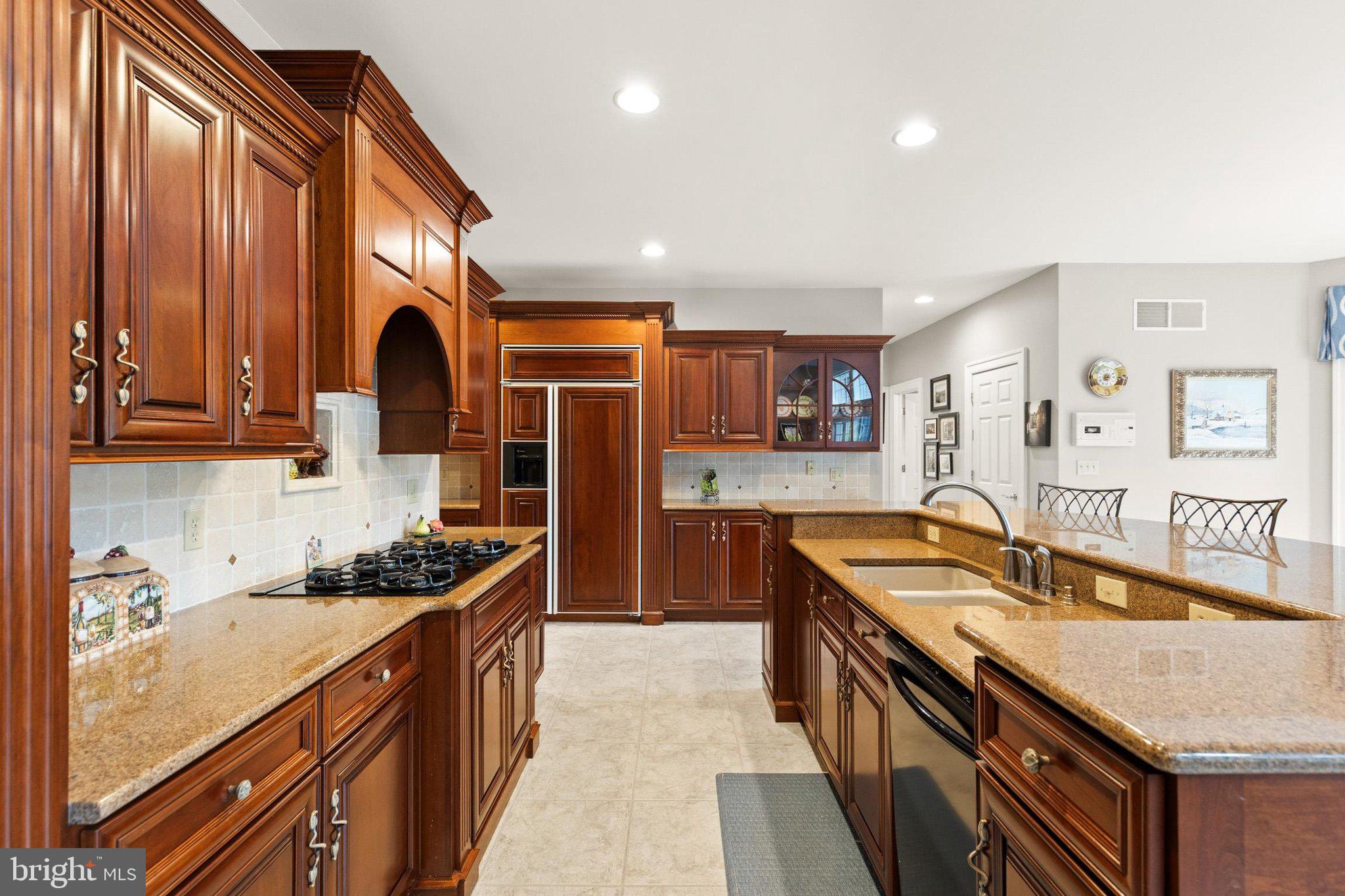 THORNHILL - Residential