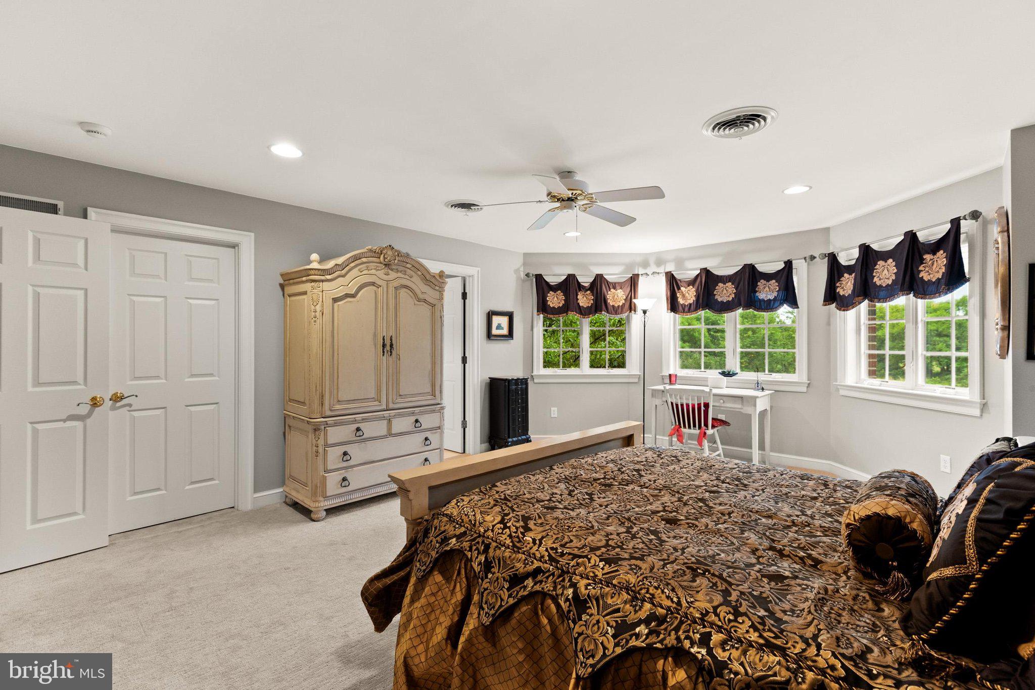 THORNHILL - Residential