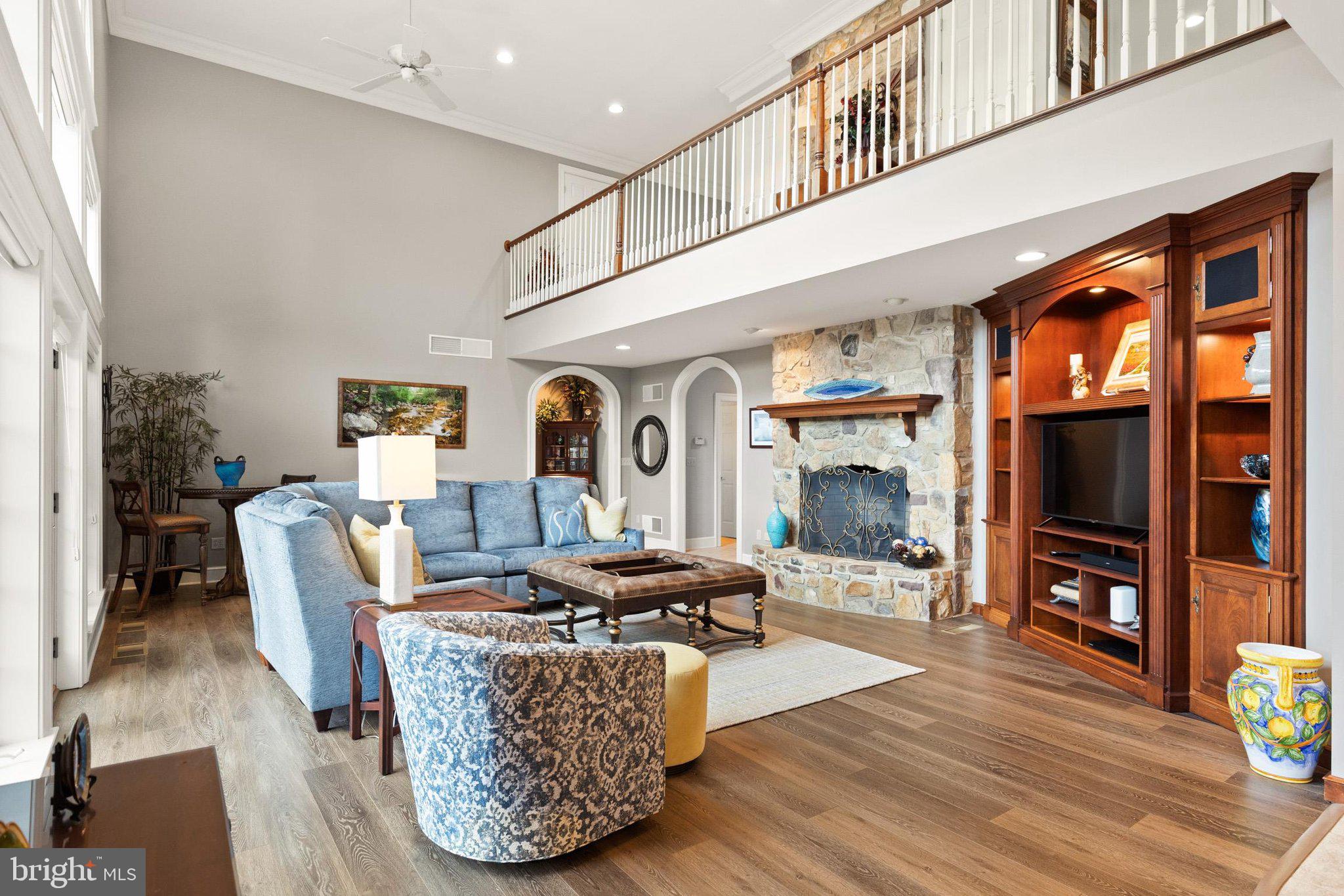 THORNHILL - Residential