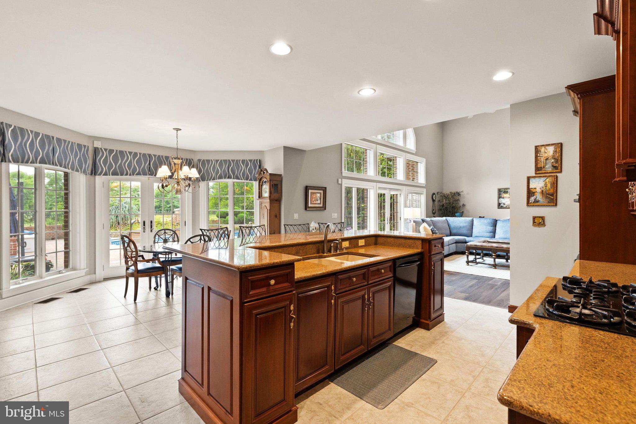 THORNHILL - Residential
