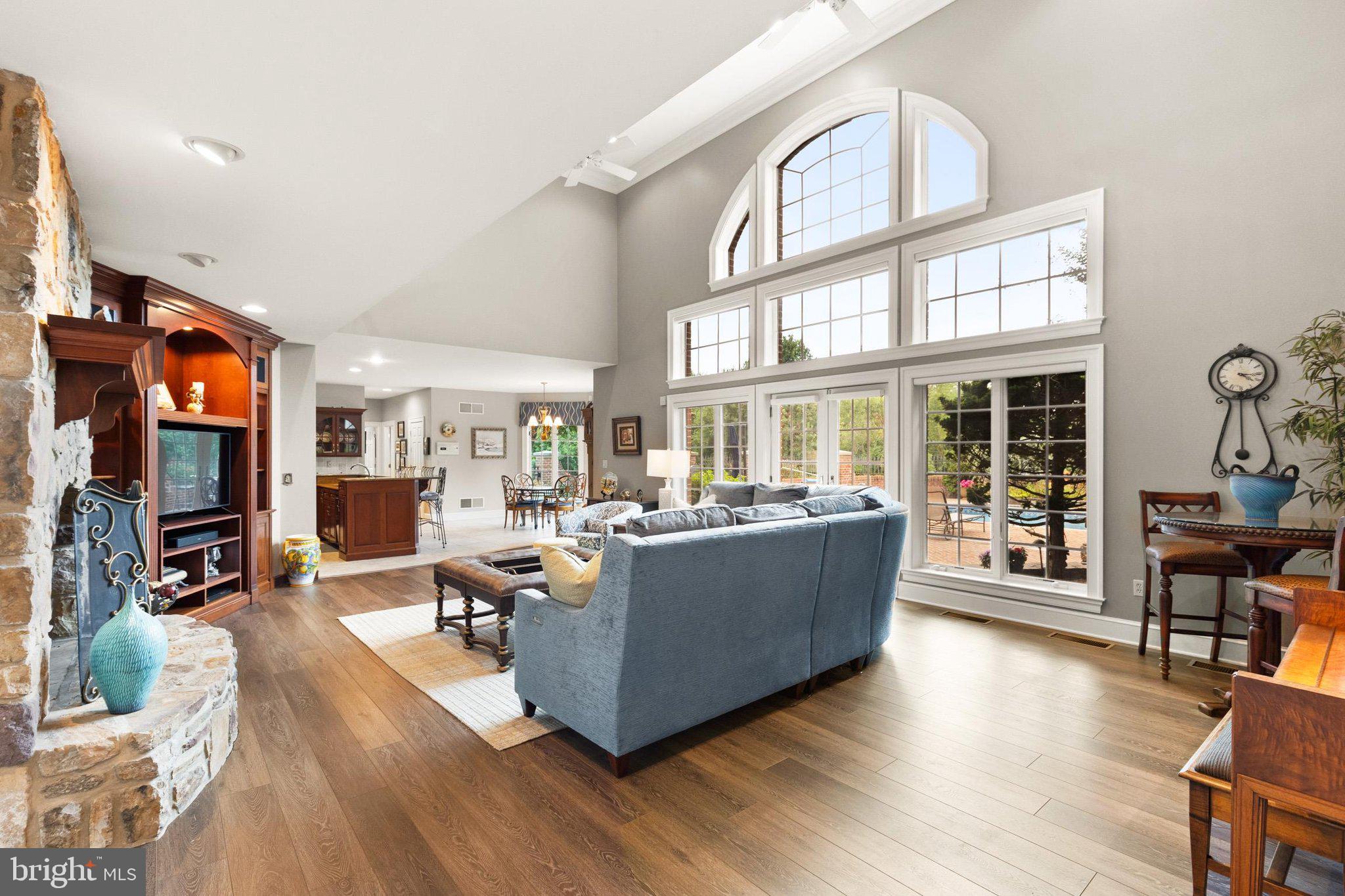 THORNHILL - Residential