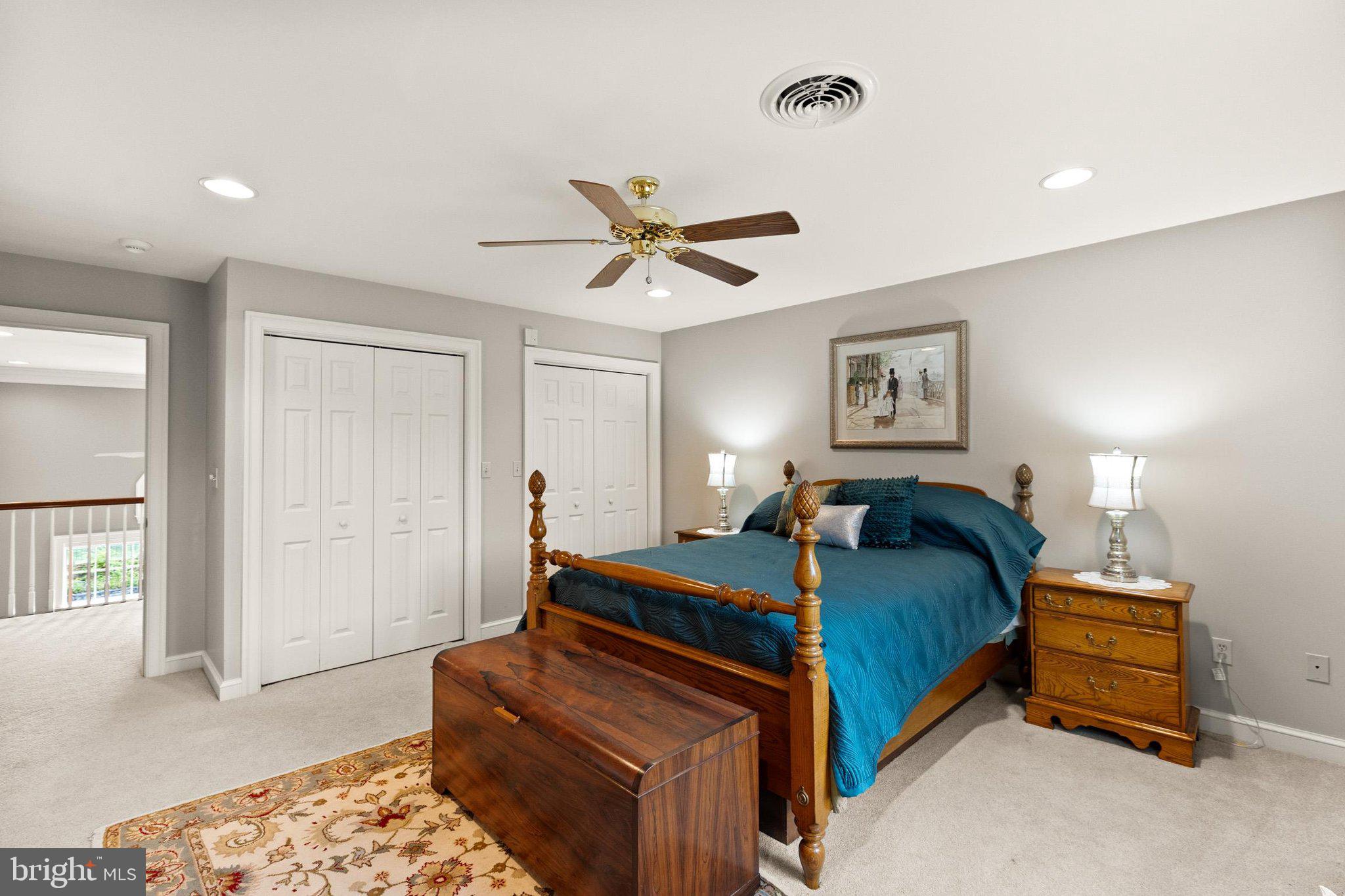 THORNHILL - Residential