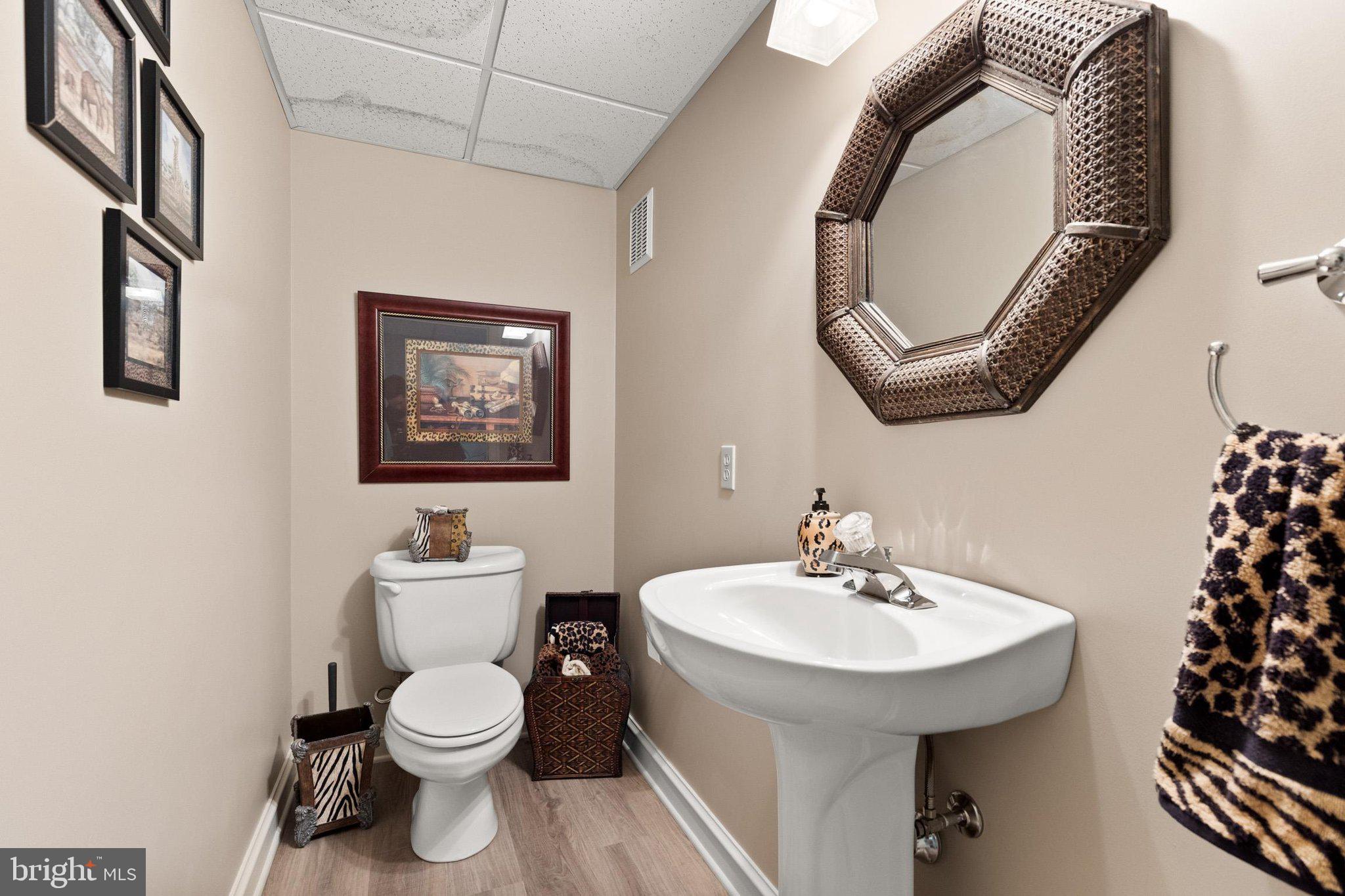 THORNHILL - Residential